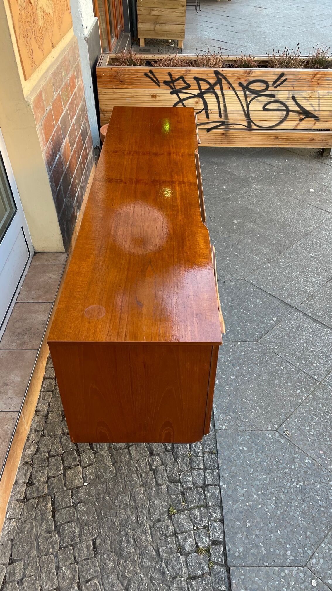 Atypical teak row from the 60s