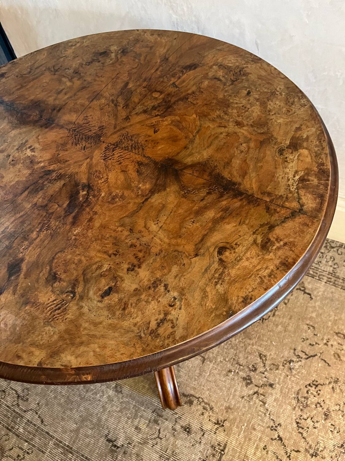 Antique gueridon GM with central leg