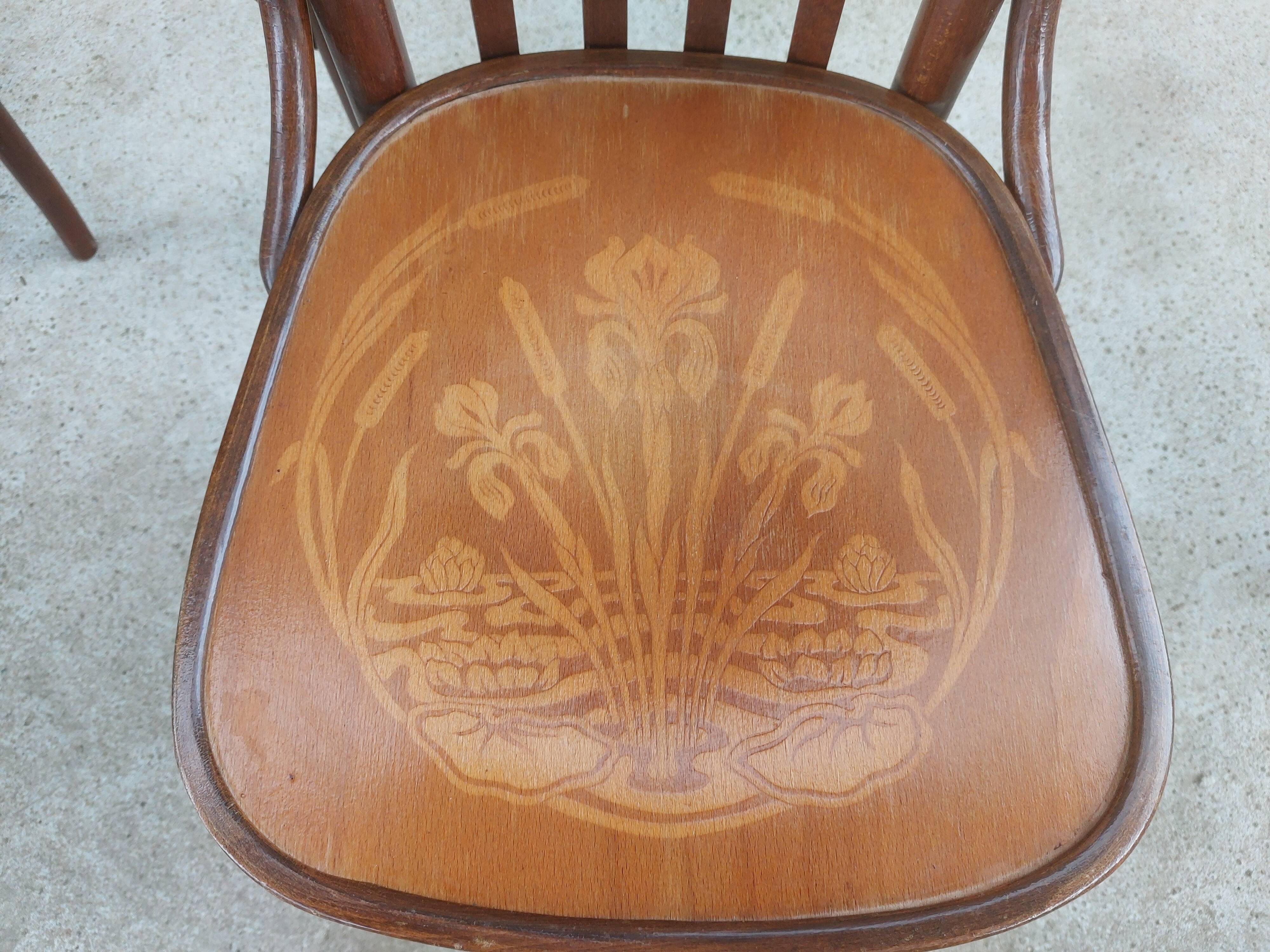 6 bistro chairs, pattern on the seat