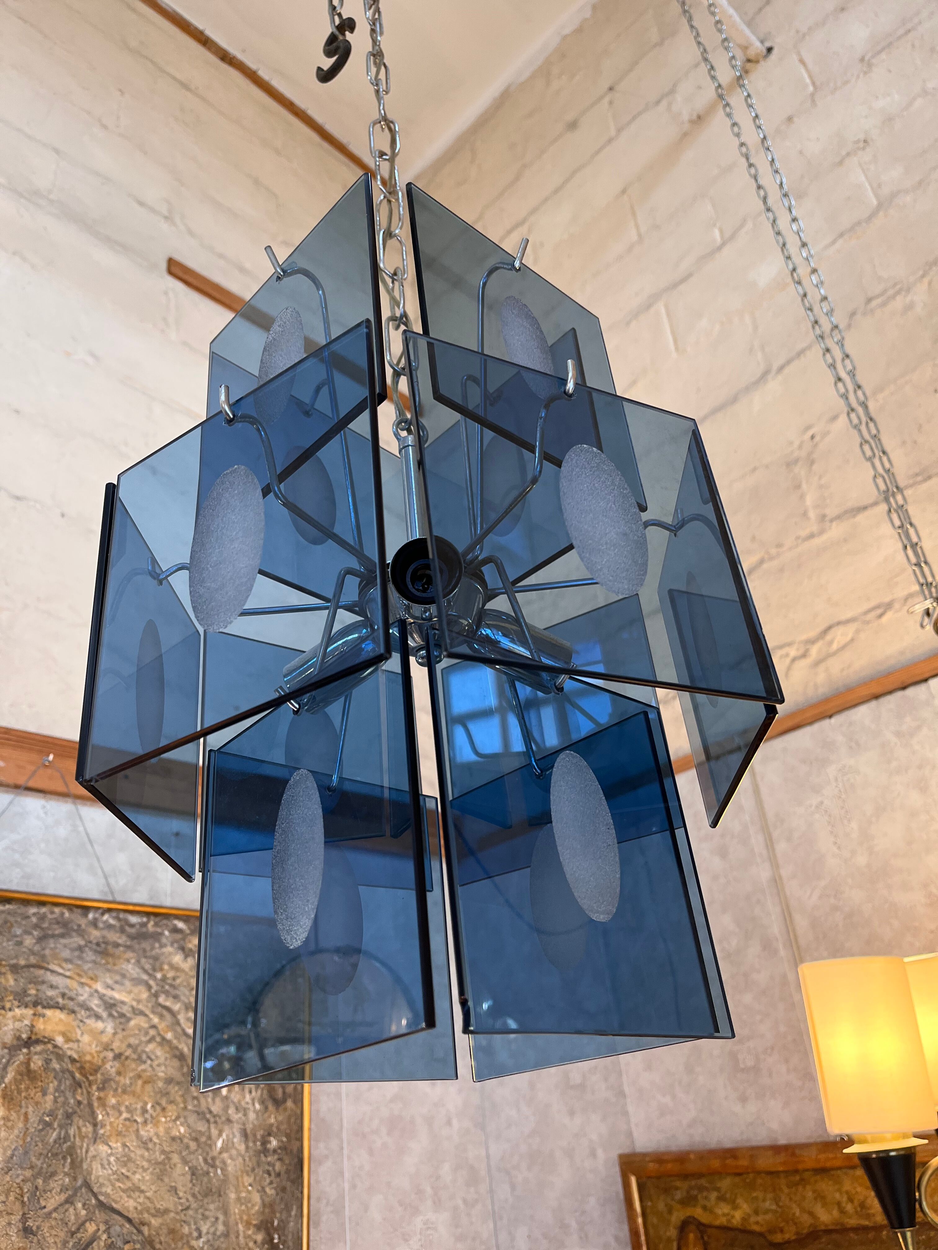 Gino vistosi rare chandelier with blue plates design 1970