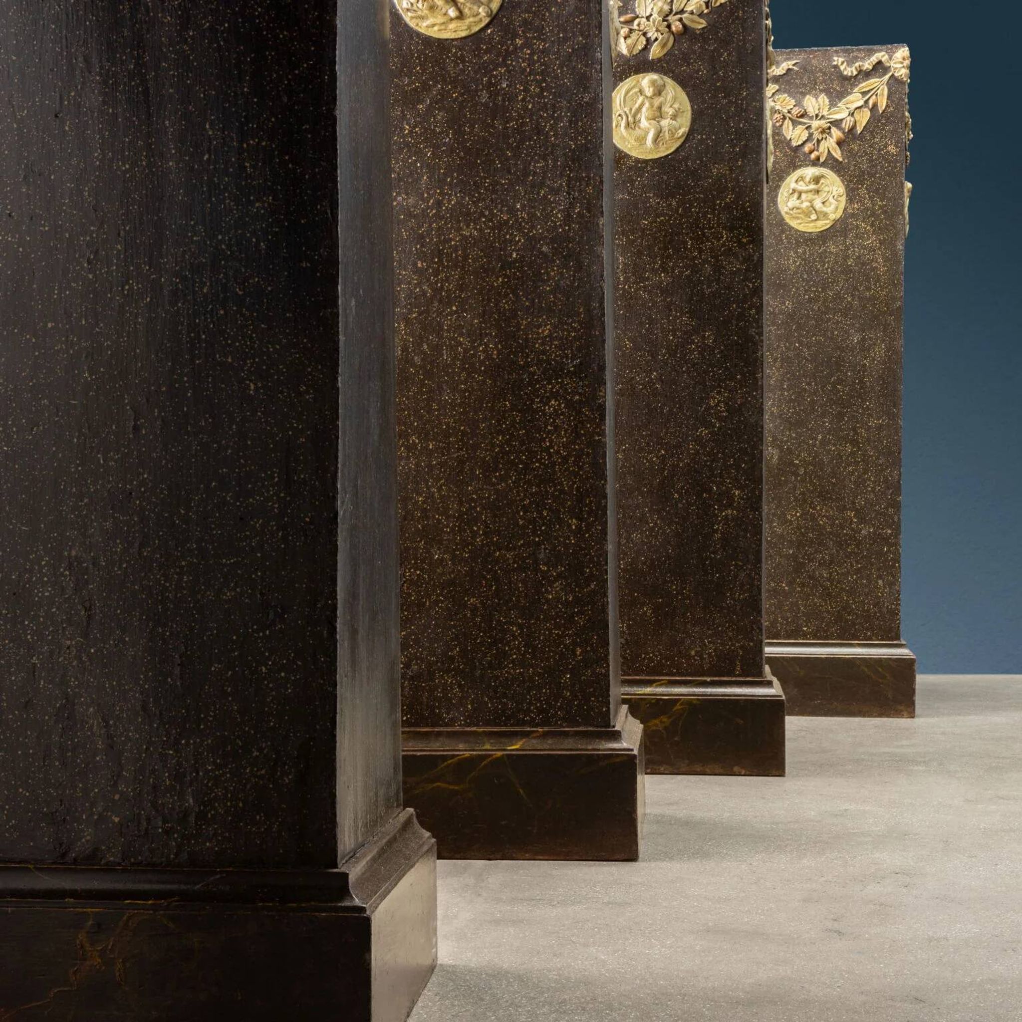 Ancient neoclassical poplar columns, Italy, 18th century