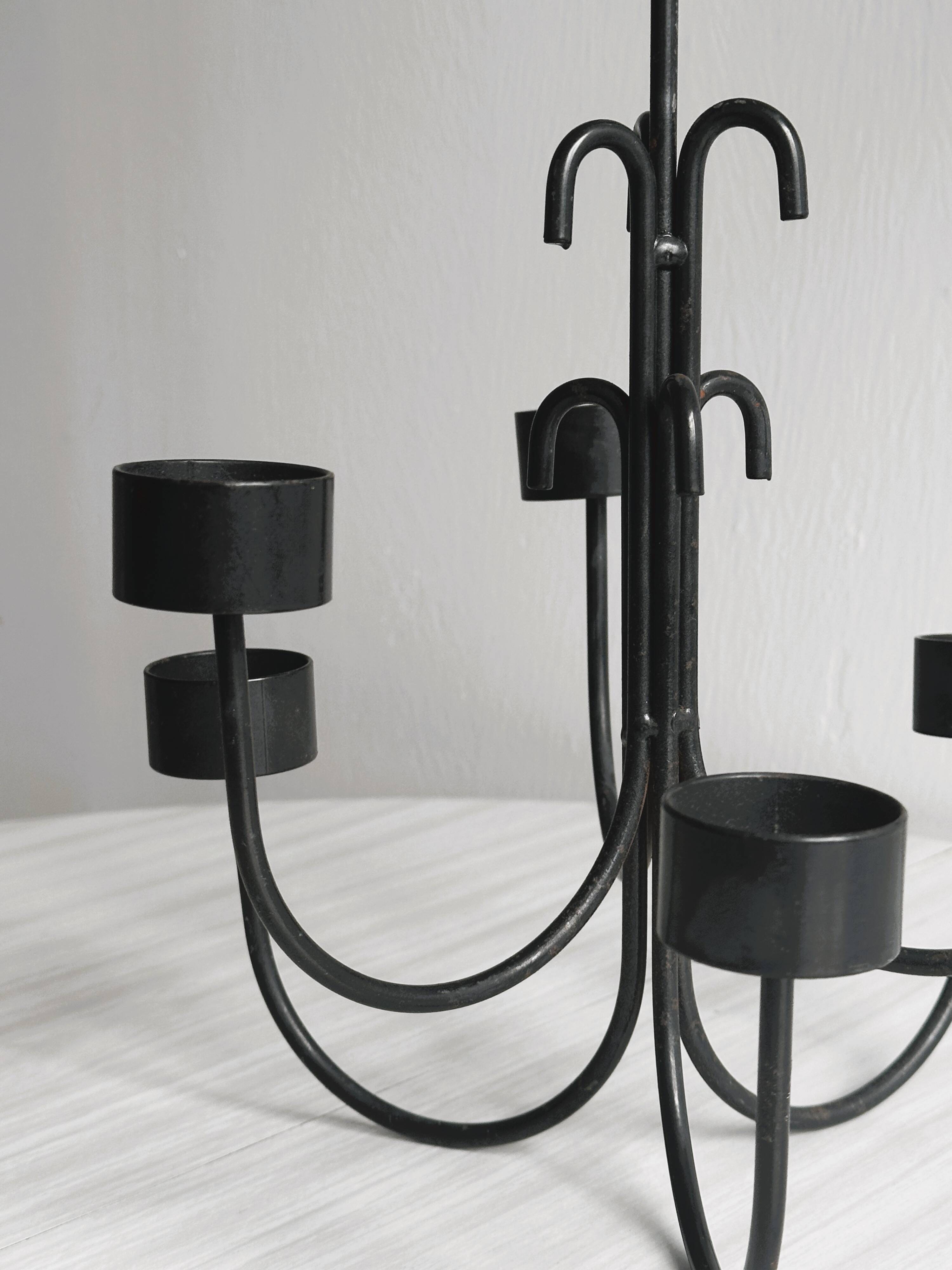 Black metal pendant chandelier.