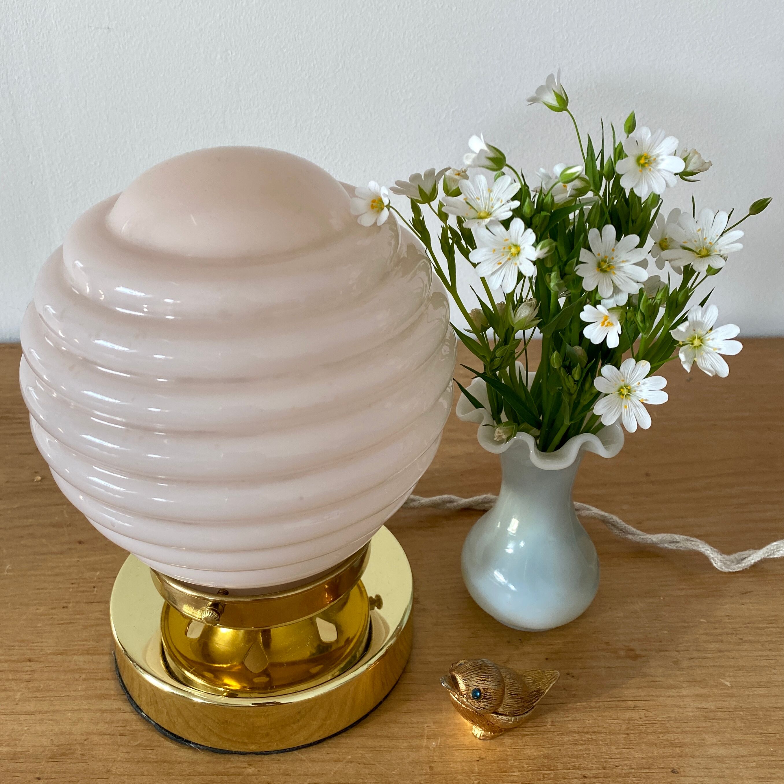 Vintage globe table lamp in pink opaline