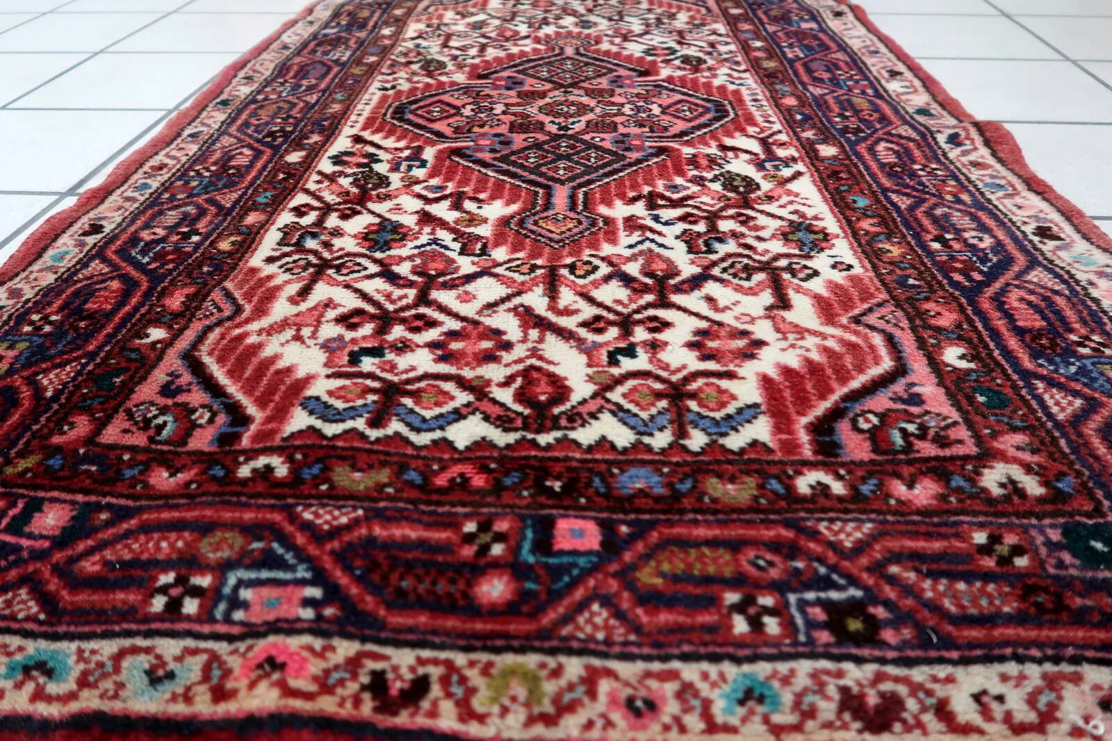 Handmade vintage Persian Hamadan rug 2.5' x 4' (77cm x 124cm), 1970s