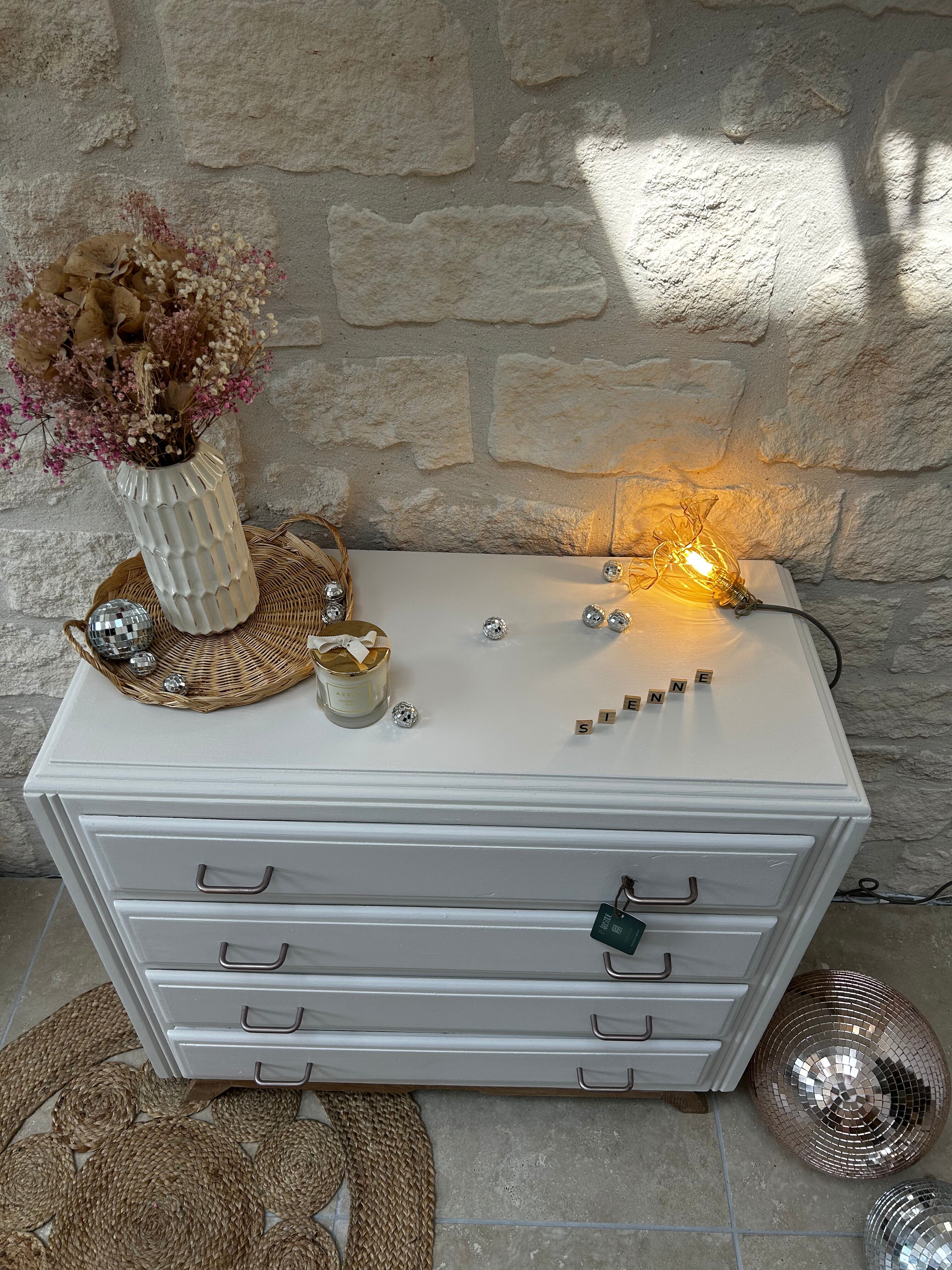 Vintage chest of drawers