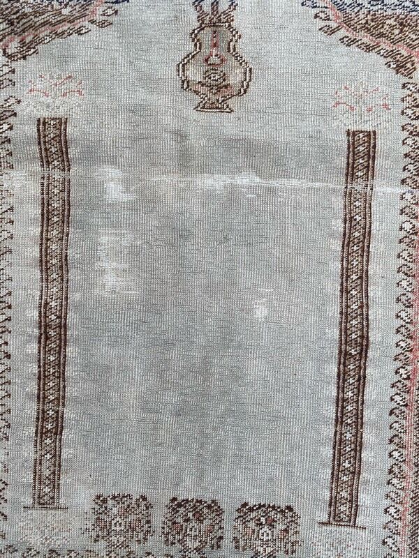 Ancient Turkish prayer rug ghyordes 122x145 cm
