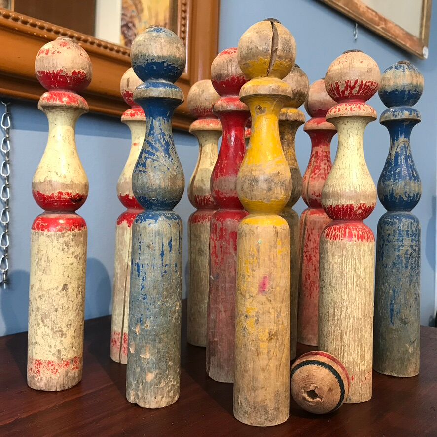 Jeu de 11 quilles bois circa 1930/50