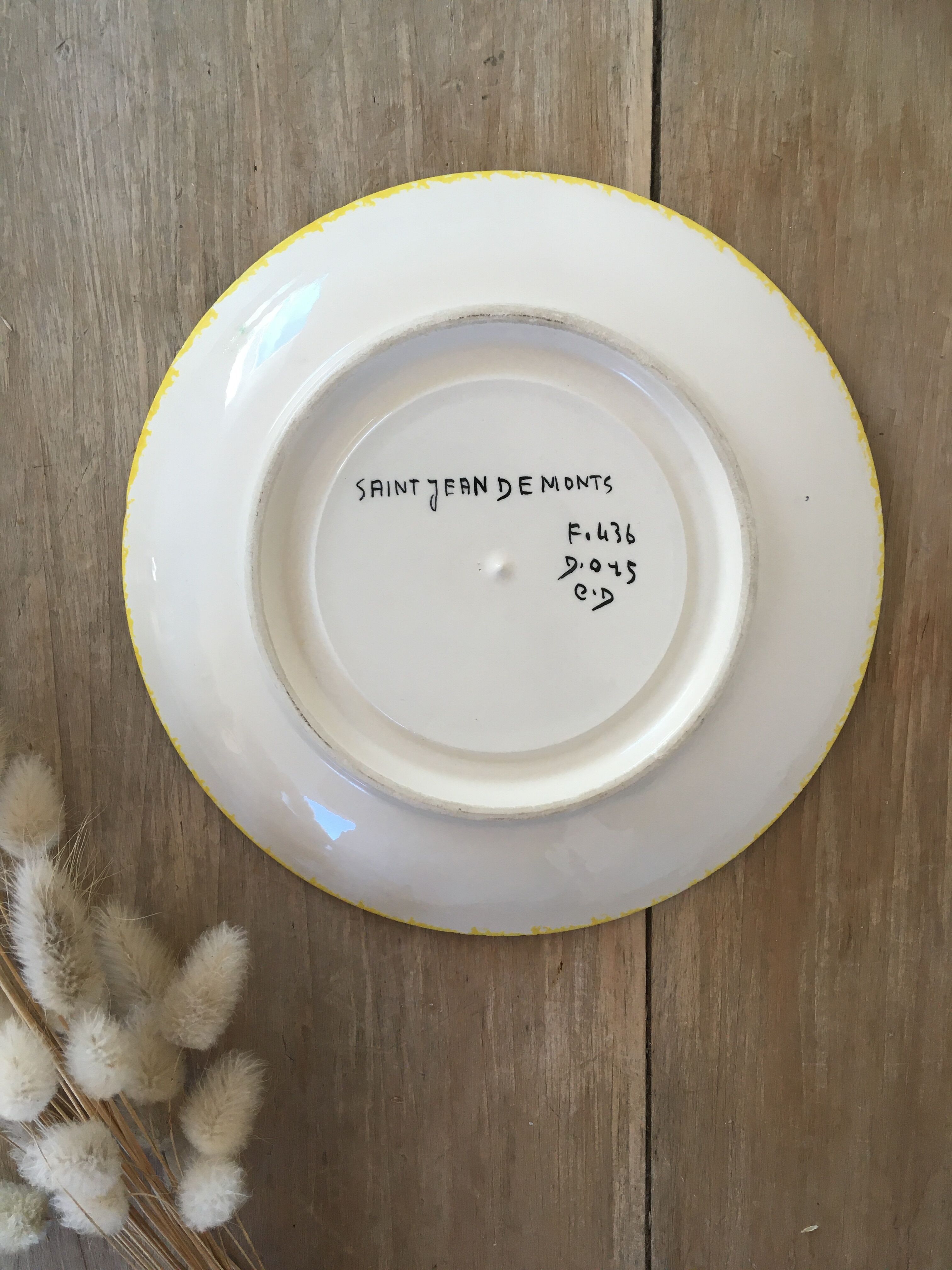 Yellow & black dessert plates Henriot Quimper