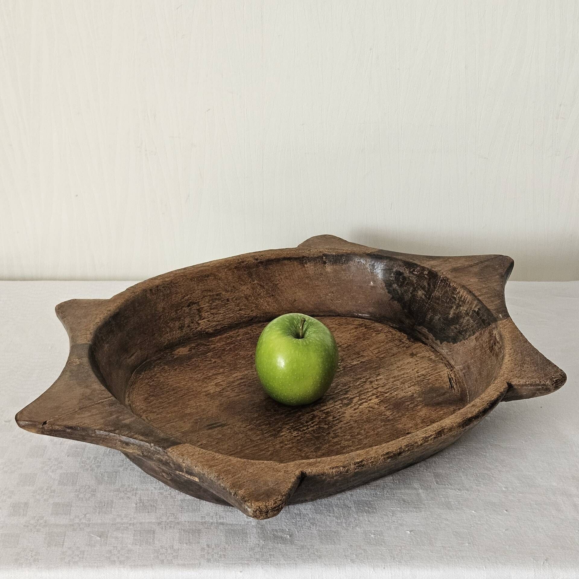 Antique wooden dish "Parat" India early 20th century