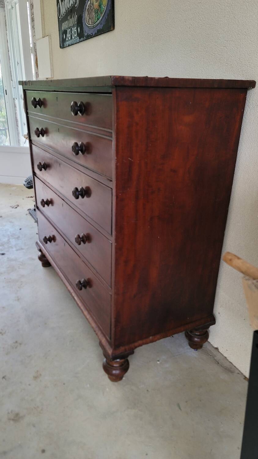 Victorian chest of drawers