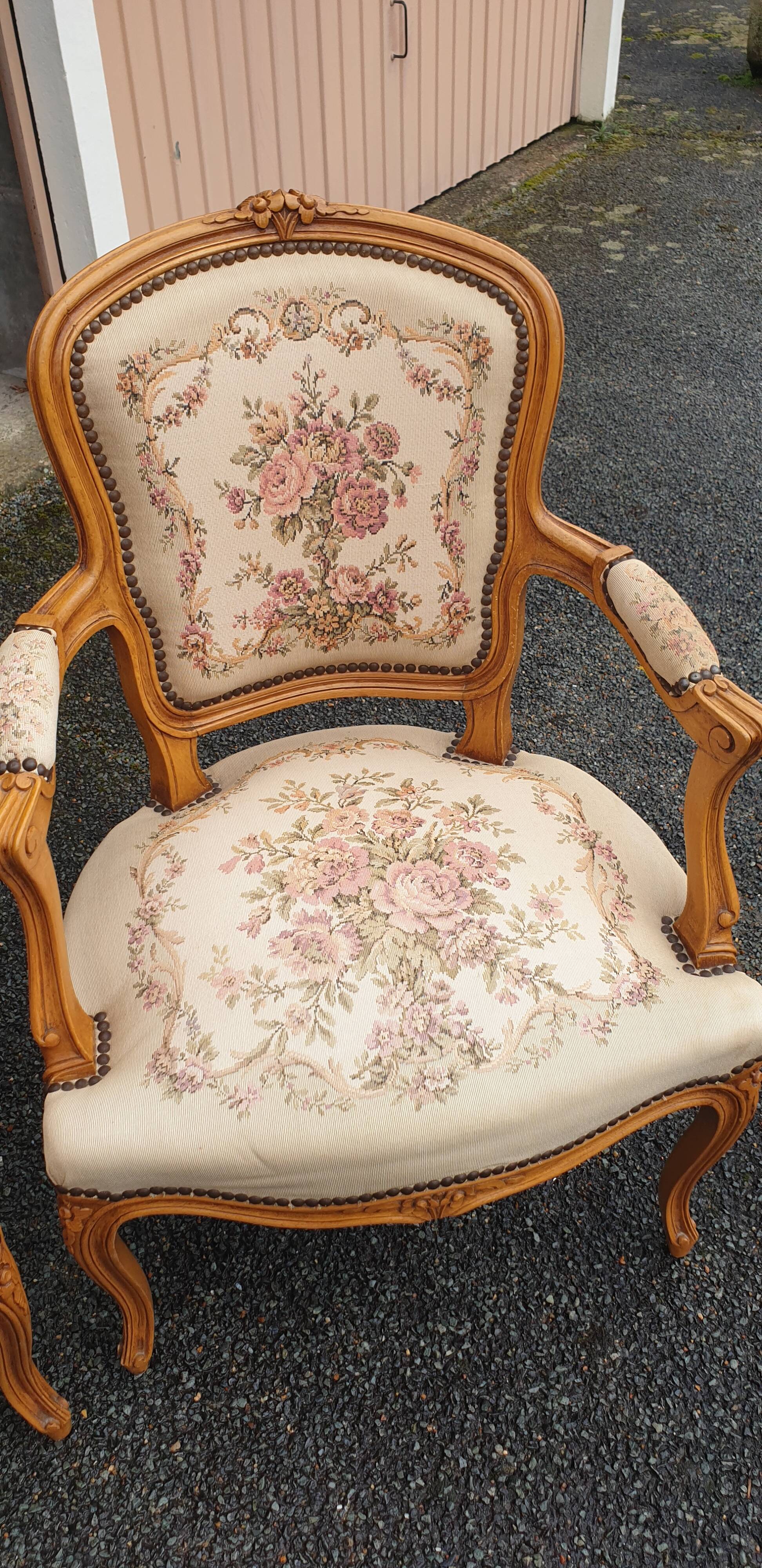 Paire de fauteuils cabriolet Louis xv