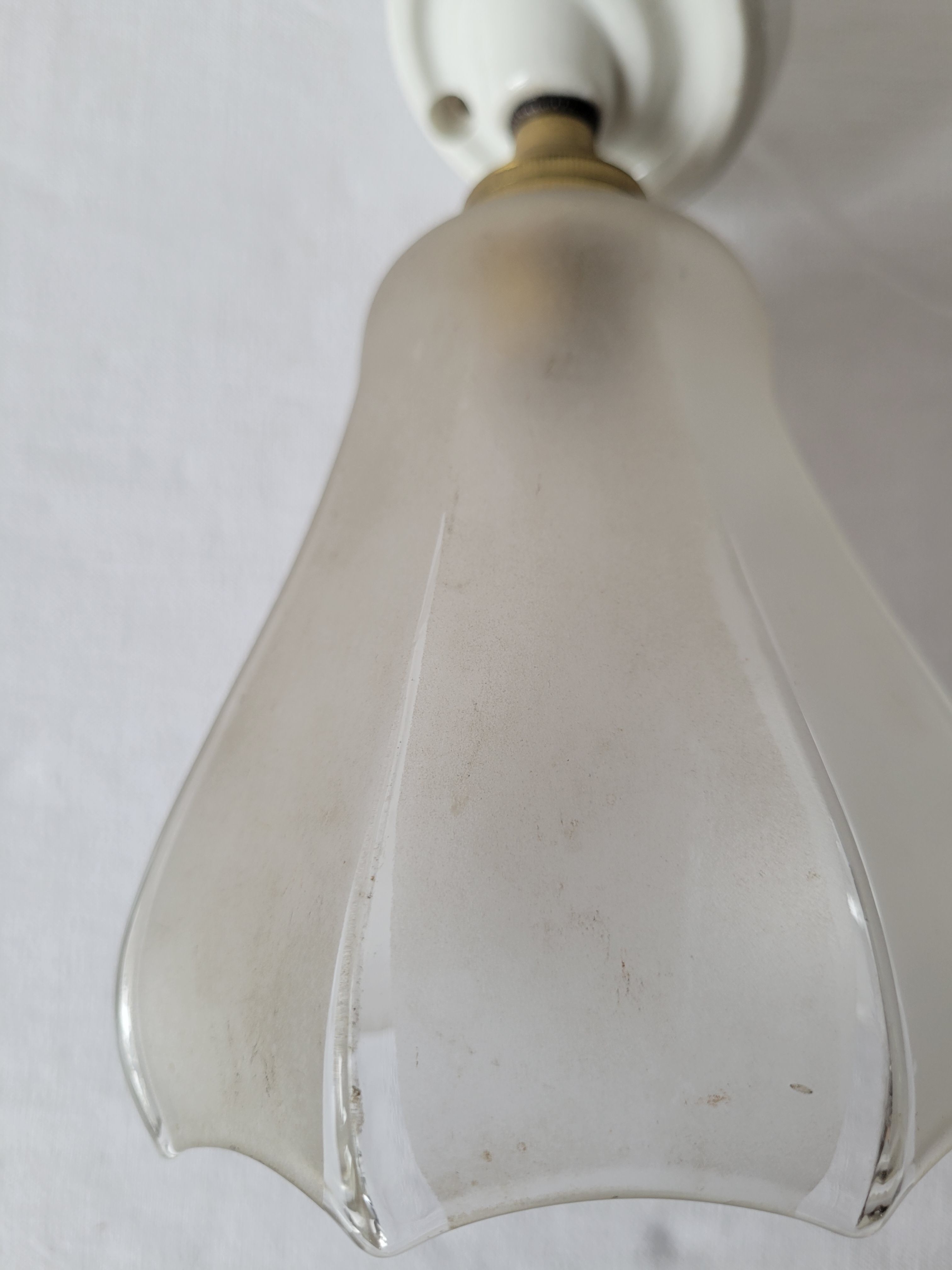Art Deco wall lamp in porcelain and glass