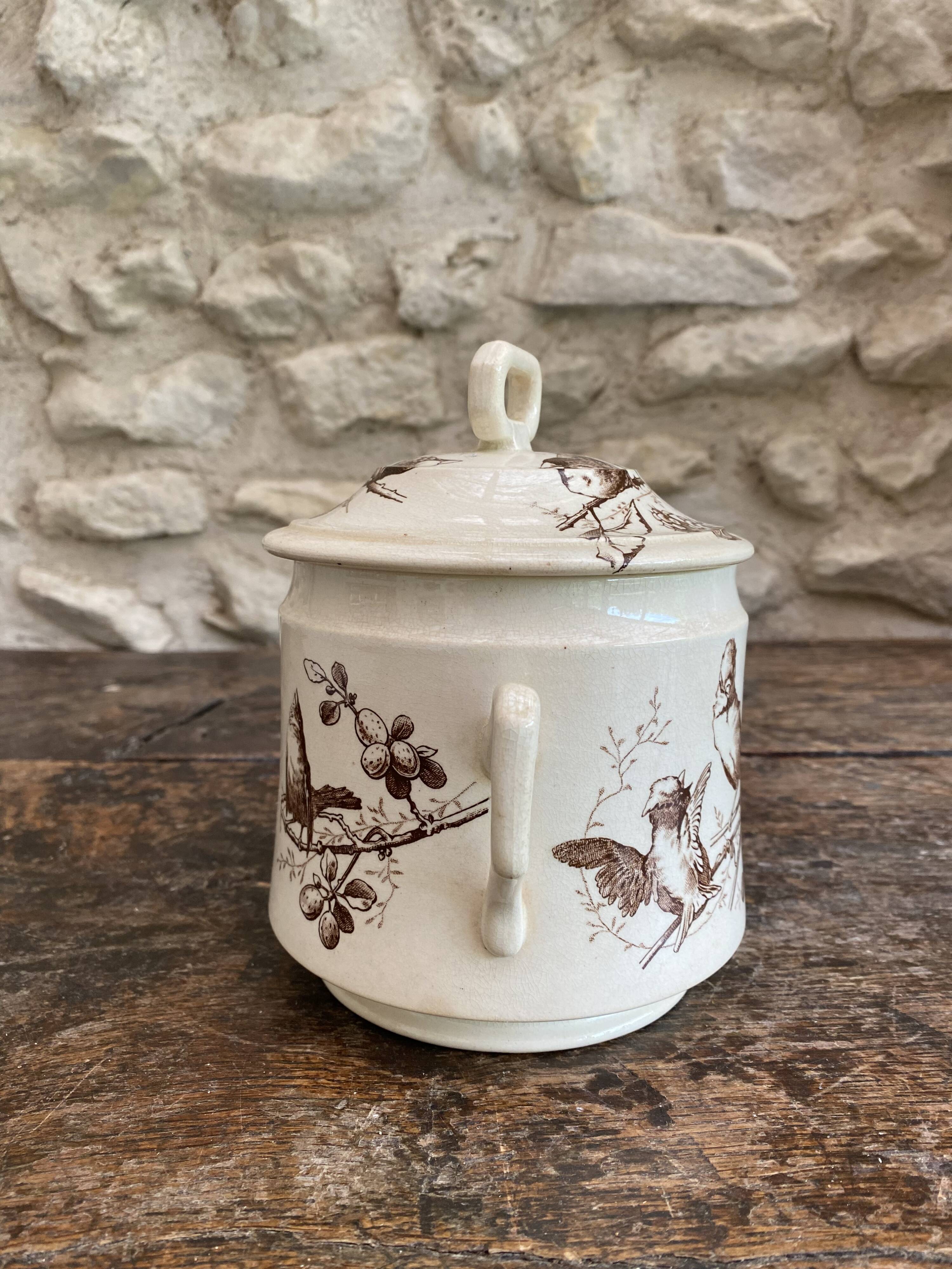 Earthenware bonbonnière
