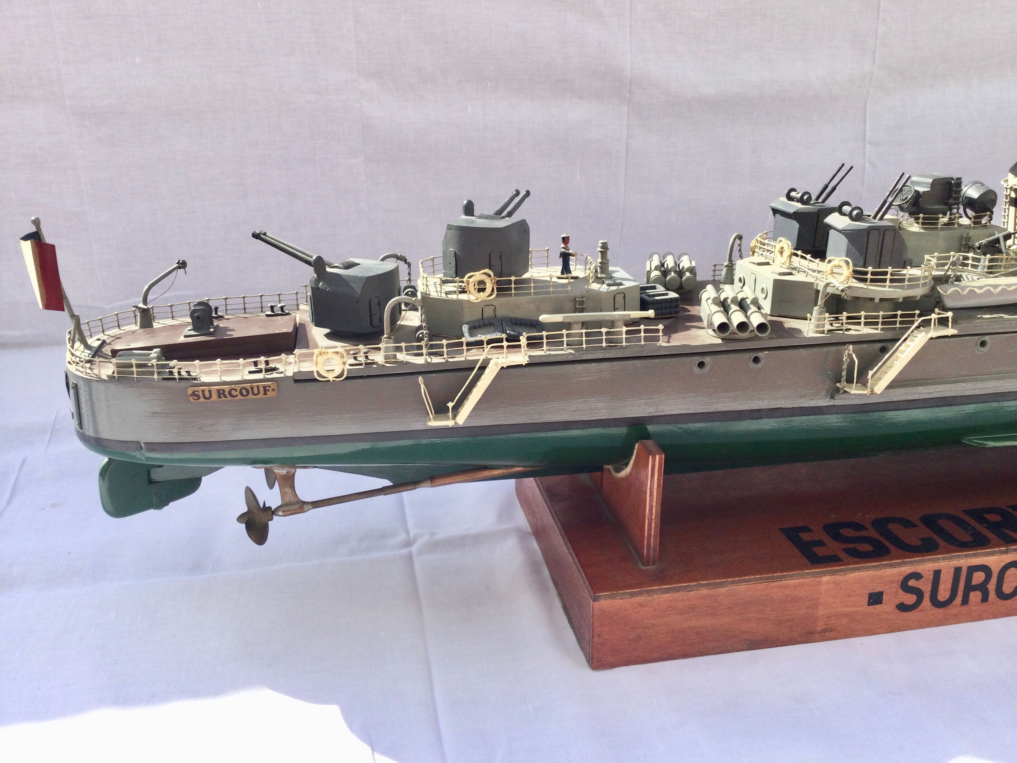 Model of boat surcouf wing escort