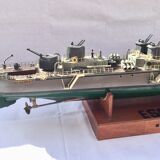 Model of boat surcouf wing escort