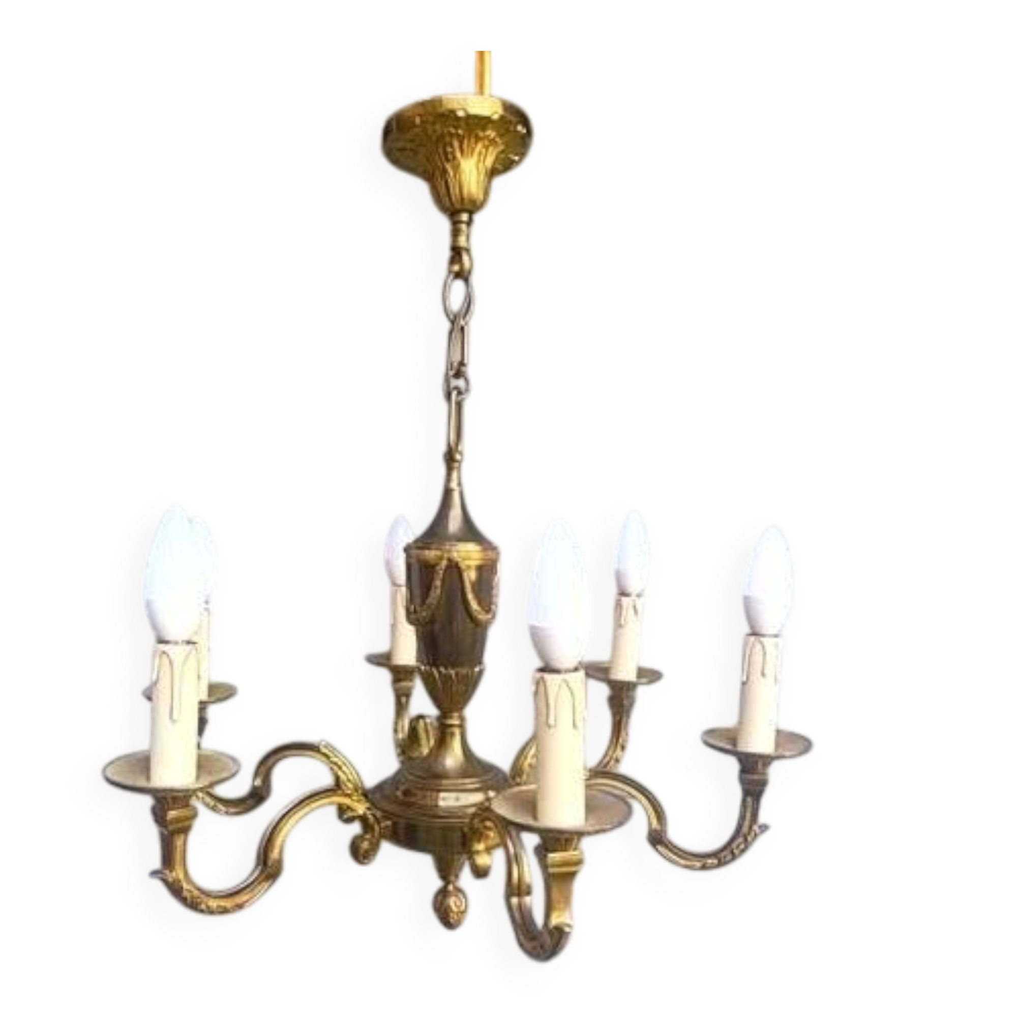 Superb 6-light chandelier in gilded bronze in Louis XVI style, in working condition.