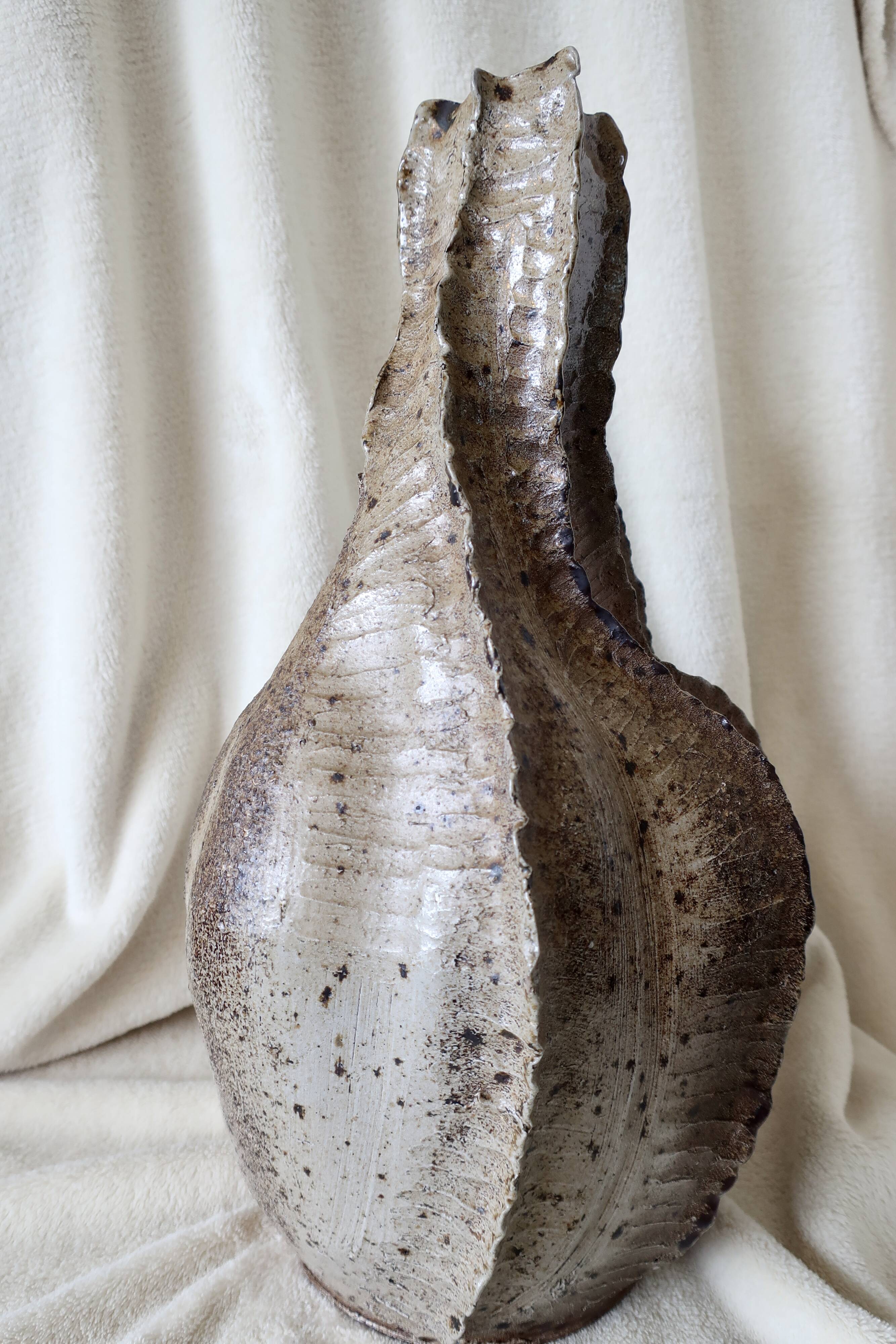 Jean Linard, the milestone, sculptural vase in stoneware, unique piece, in very good condition.
