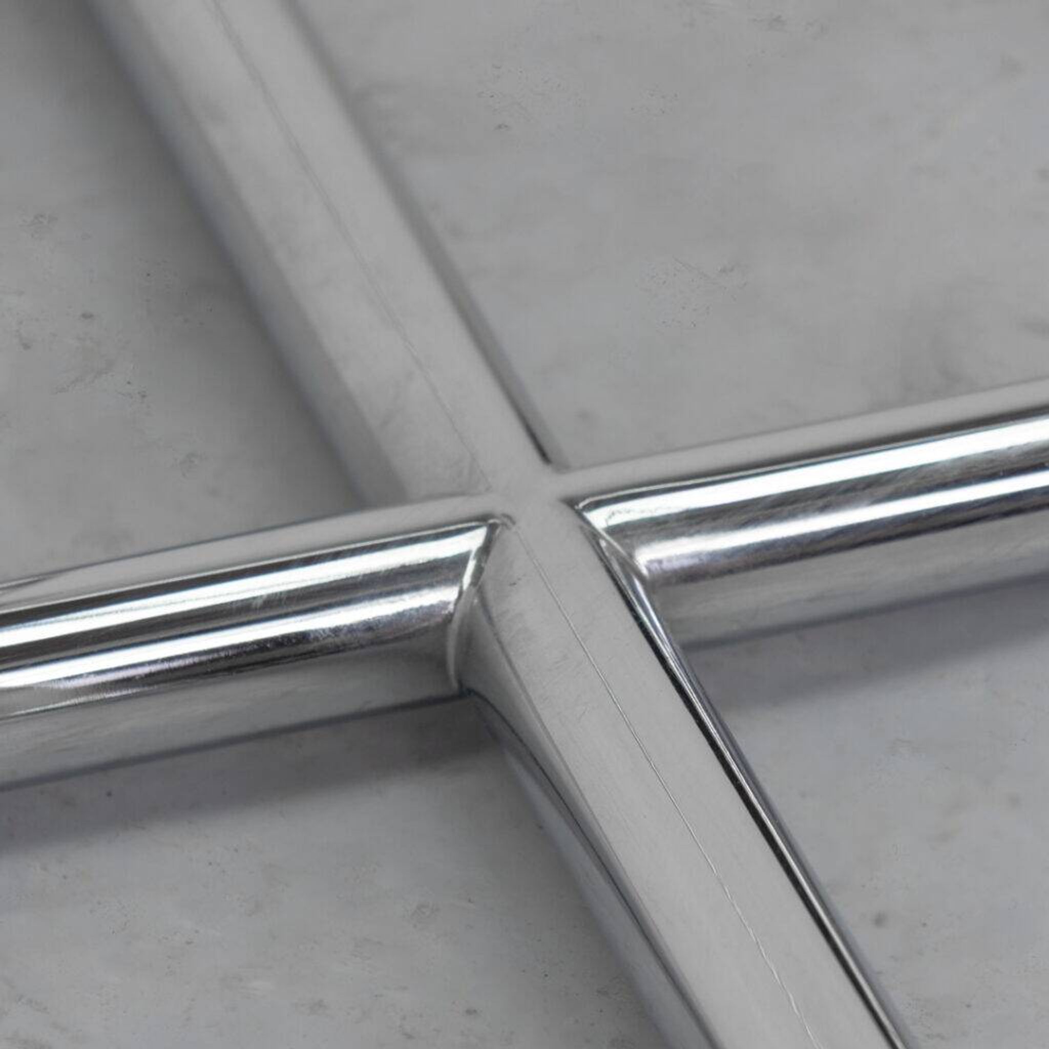 Table basse MR de Mies van der Rohe pour Knoll, années 1980.
