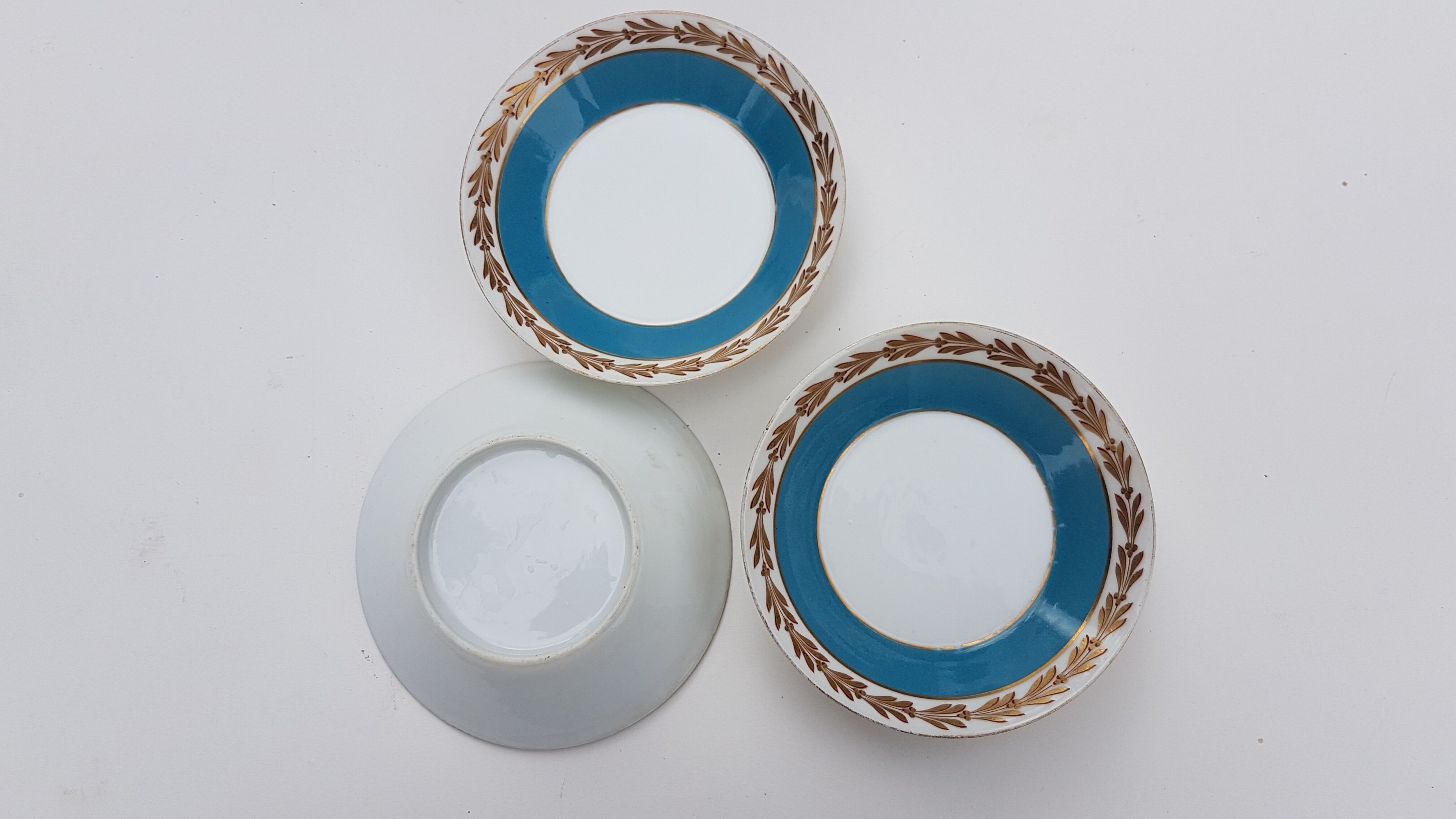 3 saucers empire style