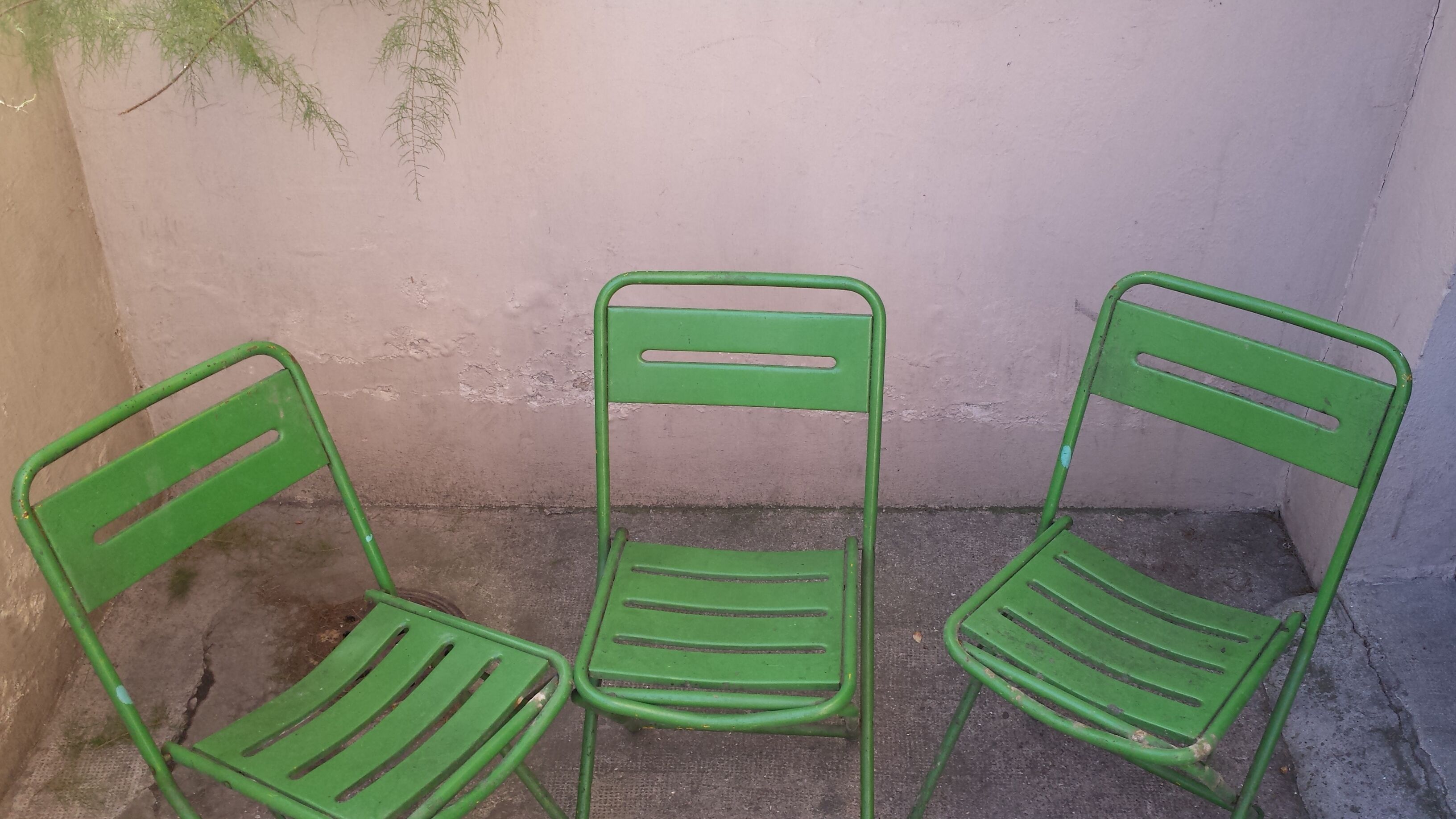 Set of 3 folding chairs