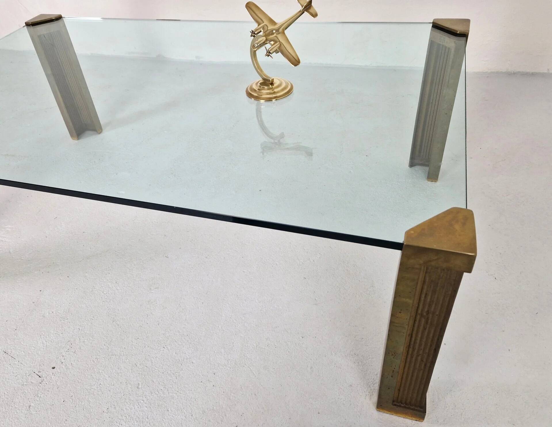 Table basse 'T14' de Peter Ghyczy
