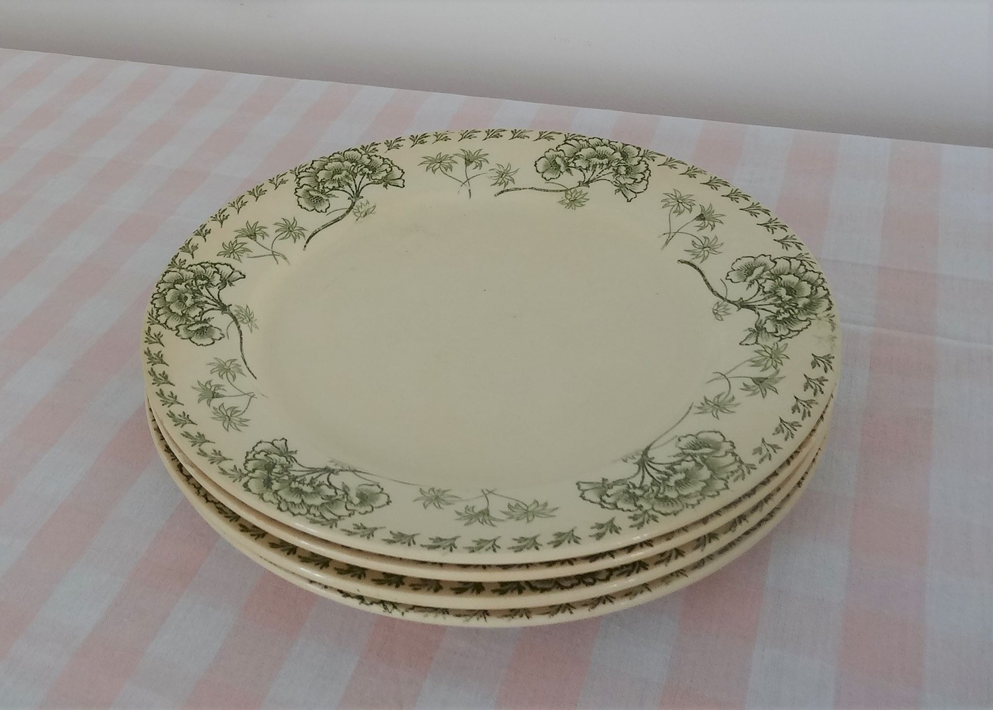 Lot de 4 assiettes plates en faïence de Sarreguemines motif Palmyre
