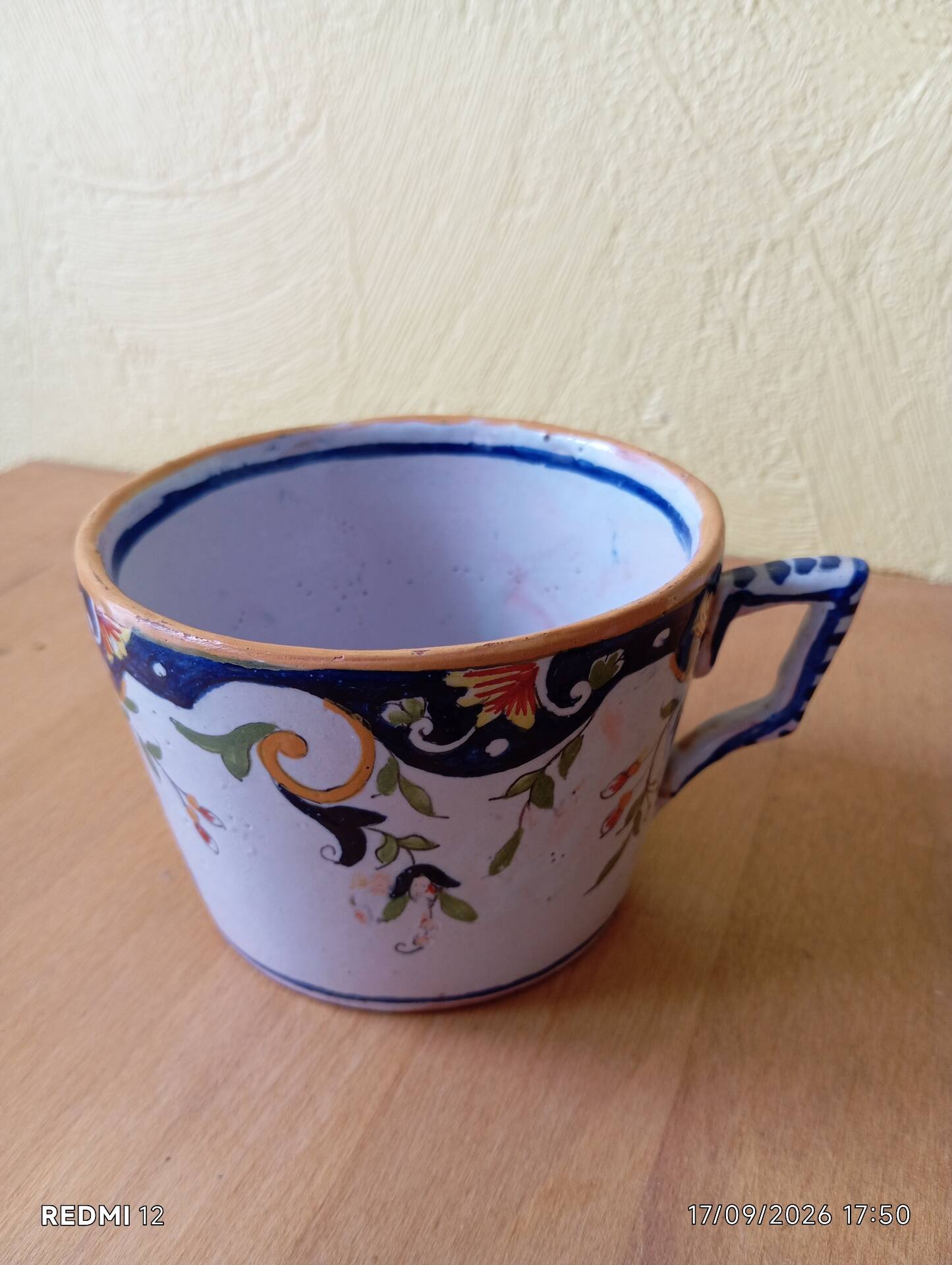 Tasse Henriot Quimper ancienne