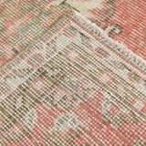 Tapis persan ancien noué main rouge corail, médaillon central floral