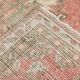 Tapis persan ancien noué main rouge corail, médaillon central floral
