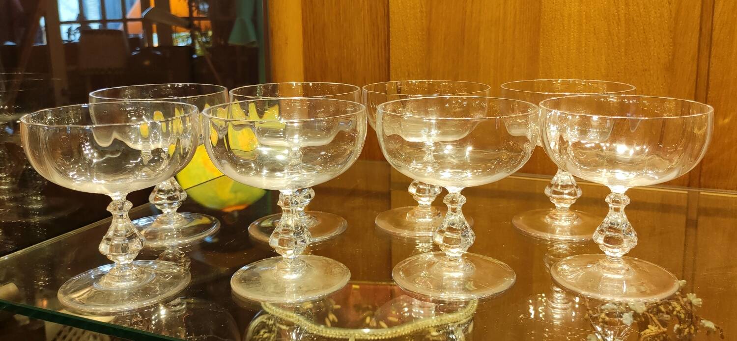 Set of 8 large crystal champagne glasses
