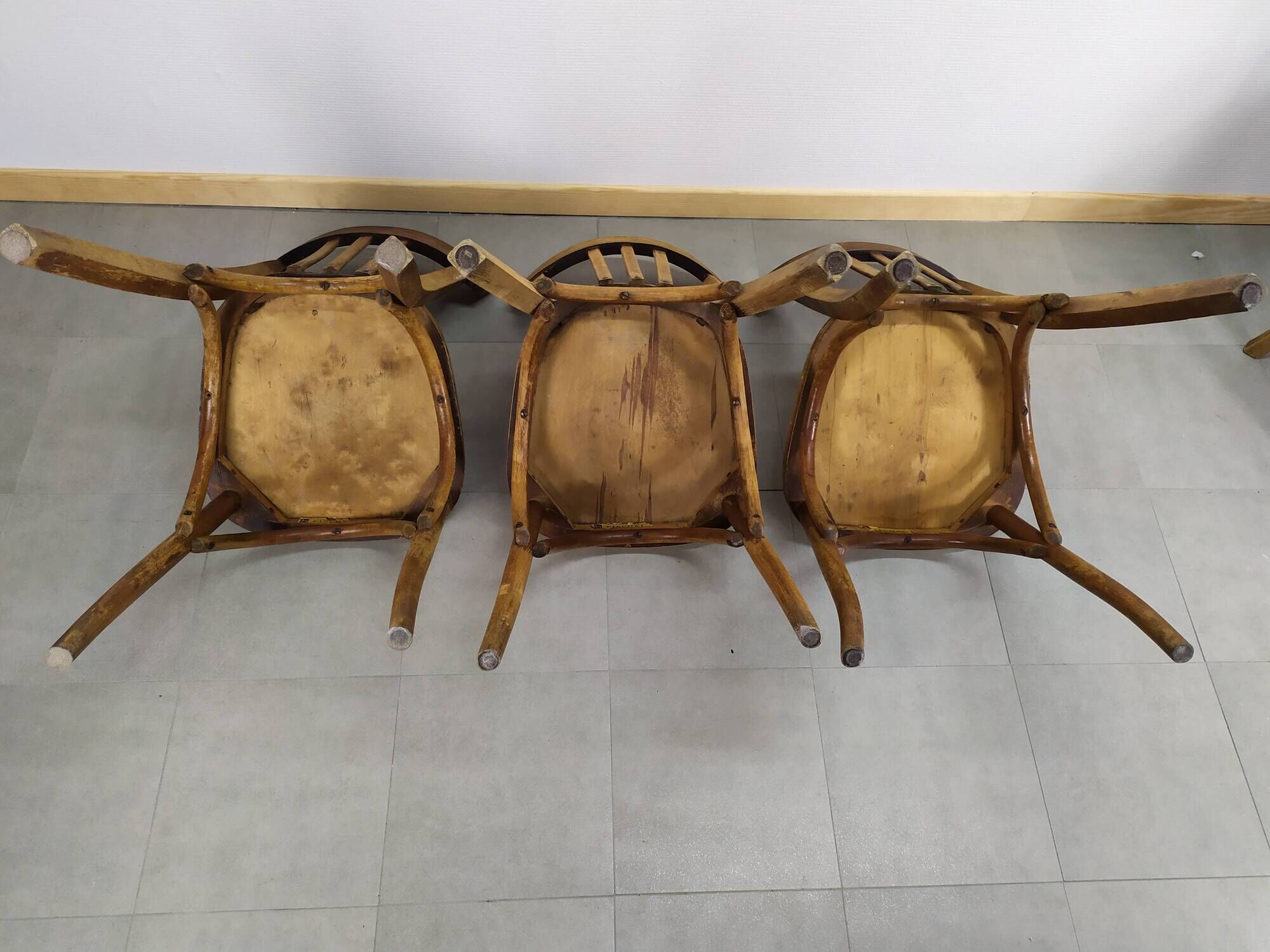 Suite of 6 wooden barhel barel bistro chair