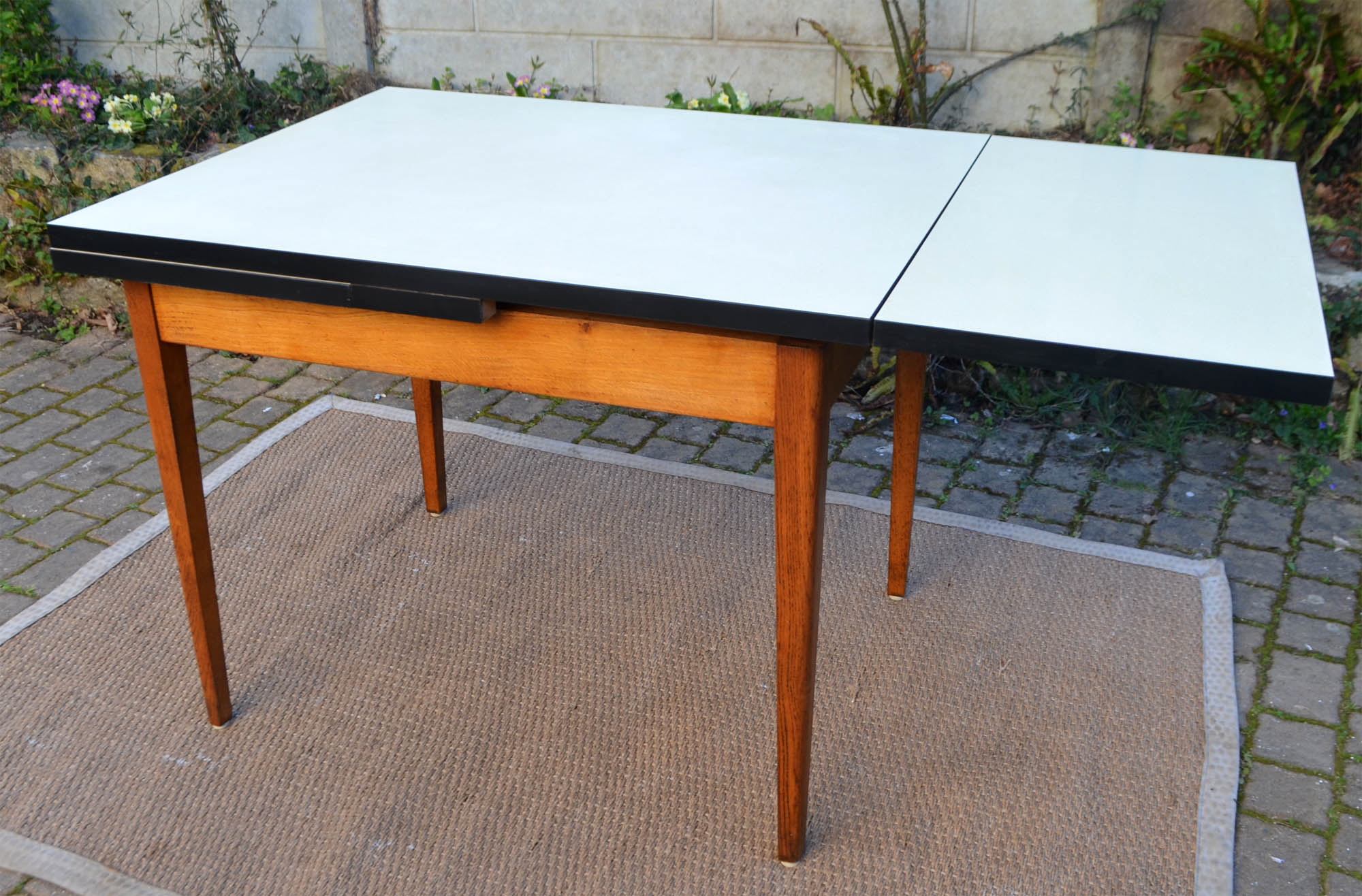 Table de cuisine formica