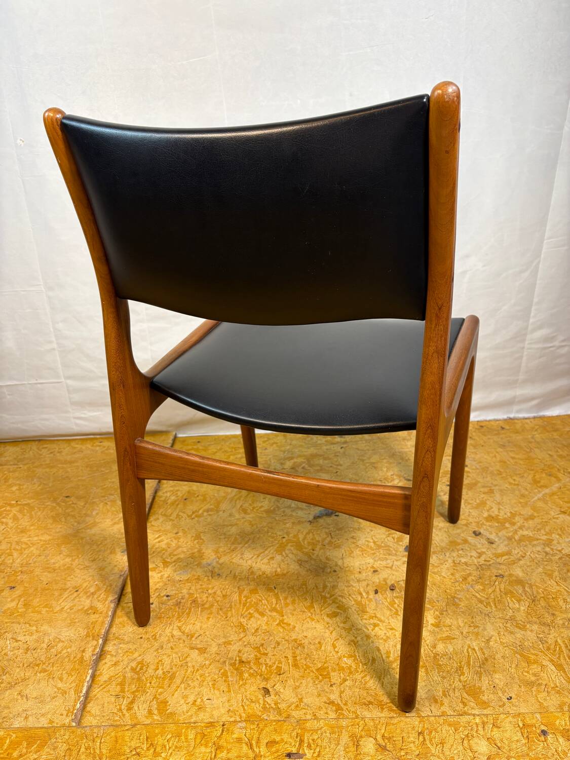 Mid-Century Retro Set of 8 Dining Chairs by Johannes Andersen for Uldu