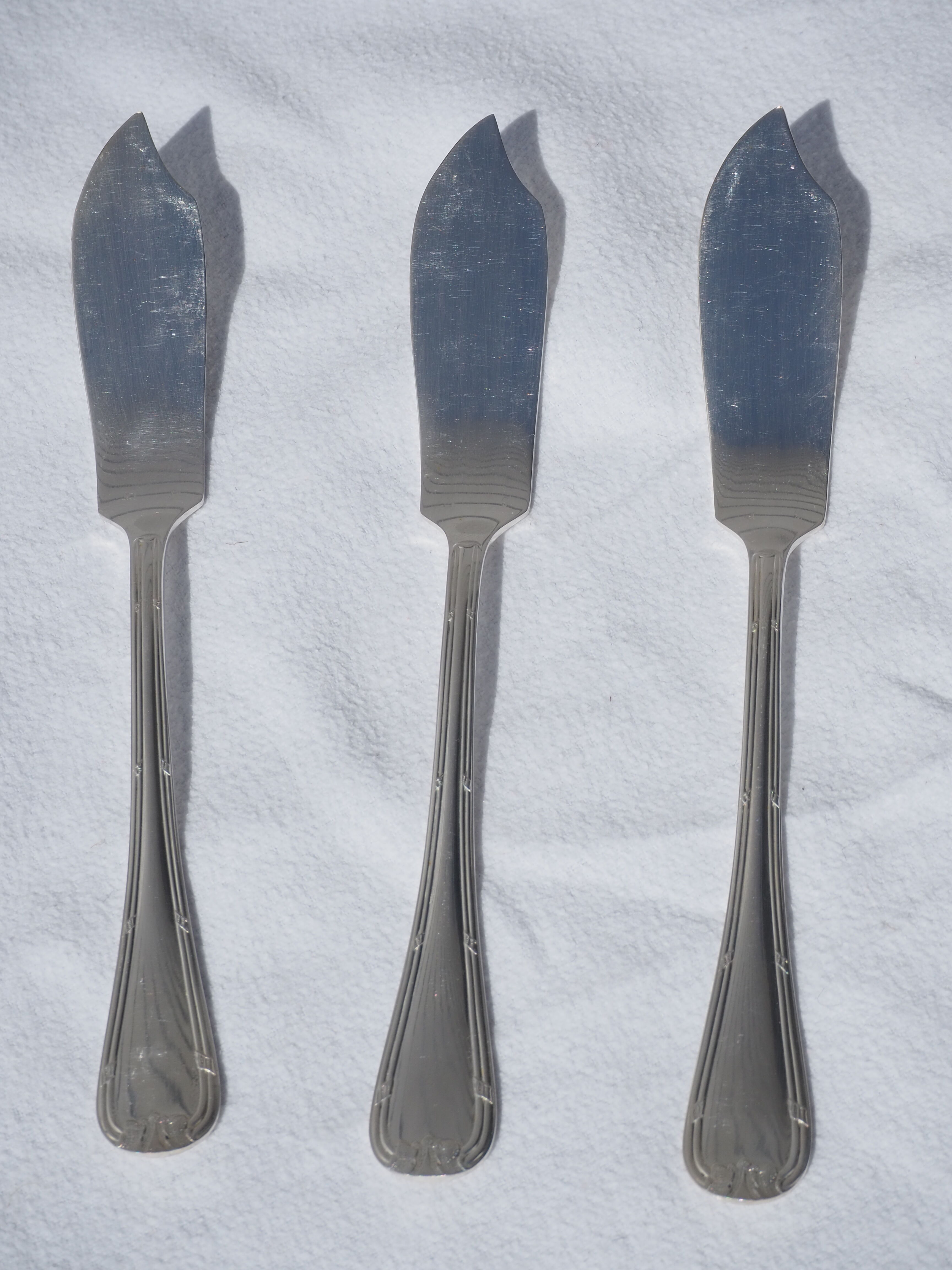 Fish service and its 6 silver-plated cutlery, crossed ribbon model