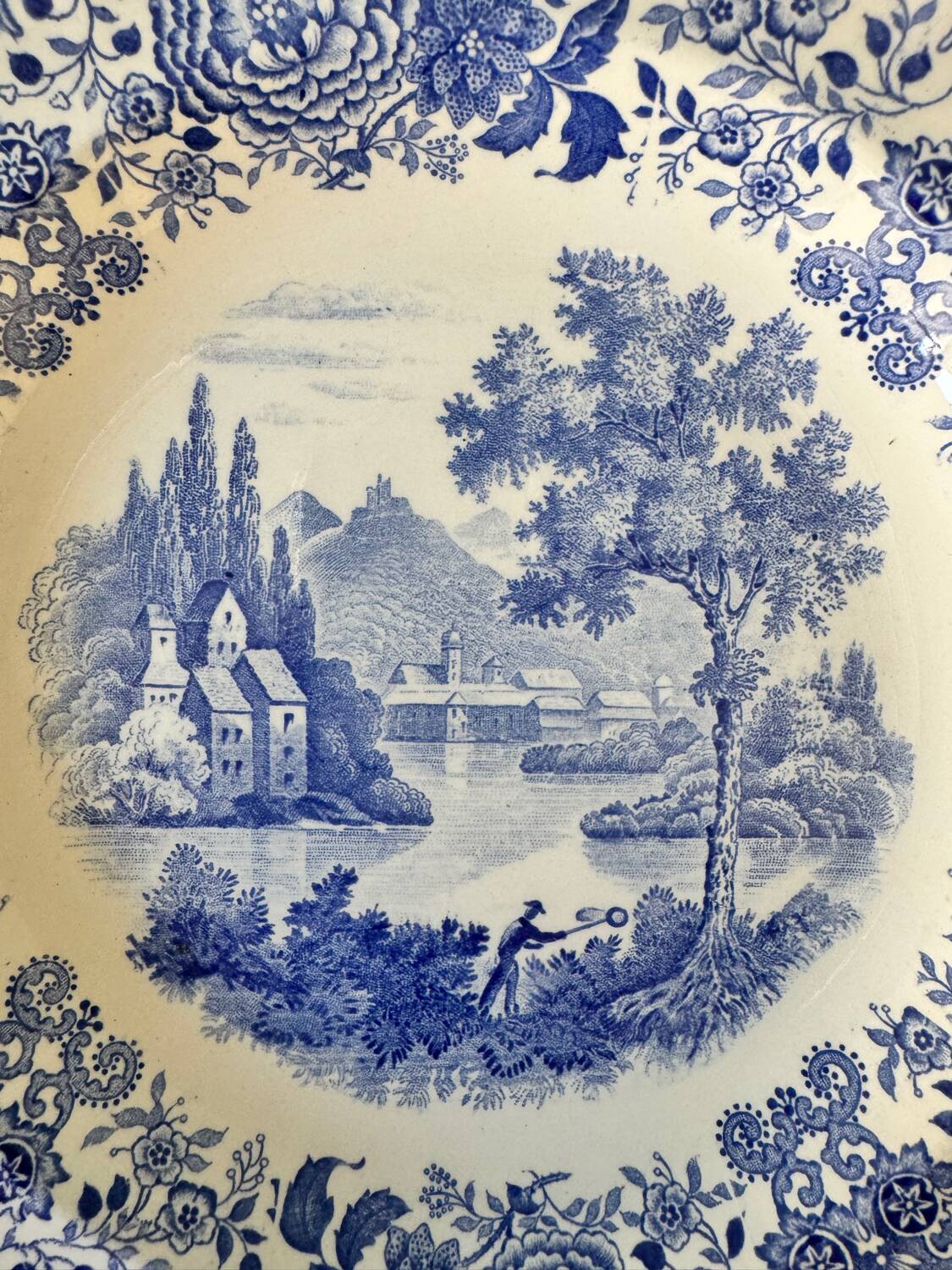 Set of 14 Burgenland Villeroy & Boch soup plates