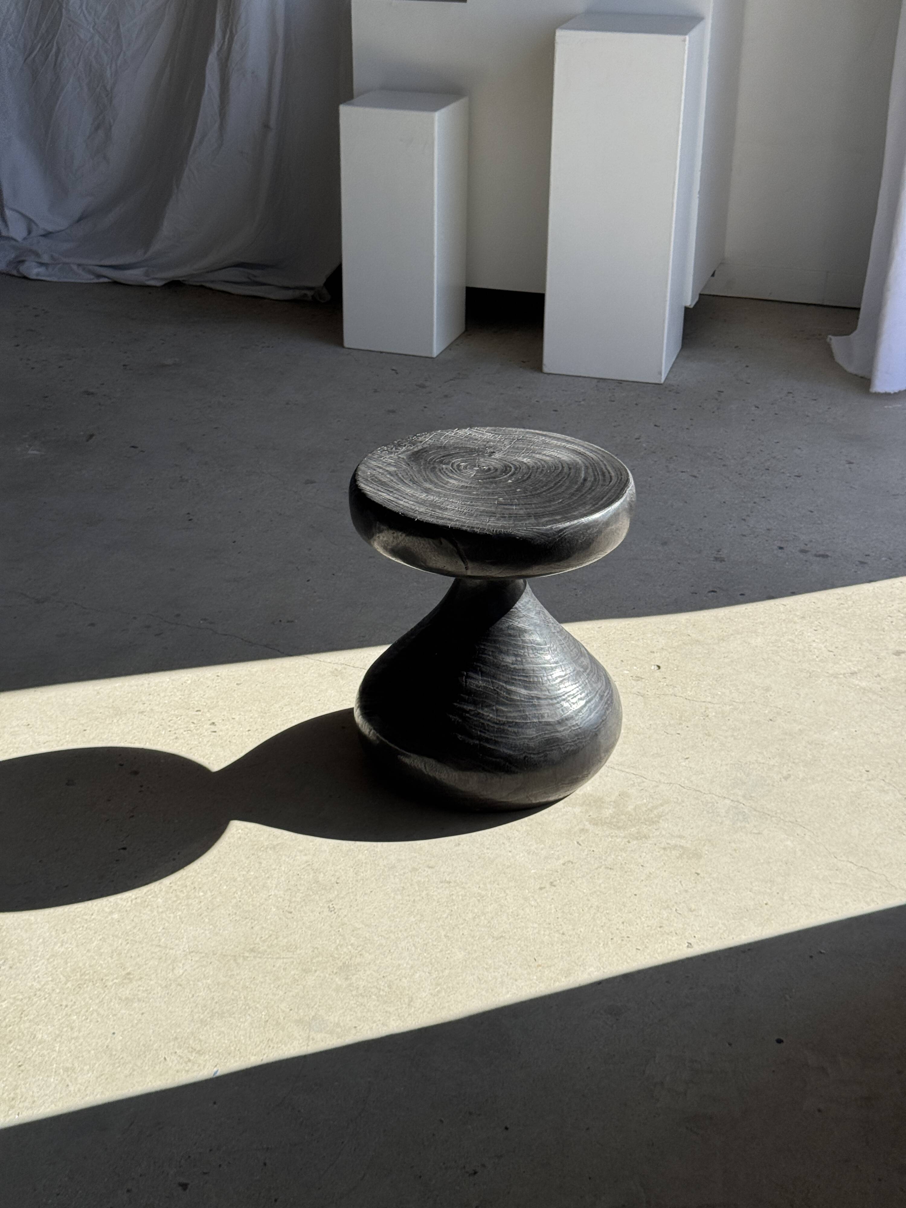 Pawn Black - Stool, side table, end table in solid mango wood.