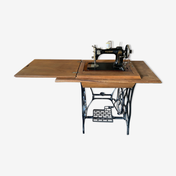 Excelsior manual sewing machine with furniture