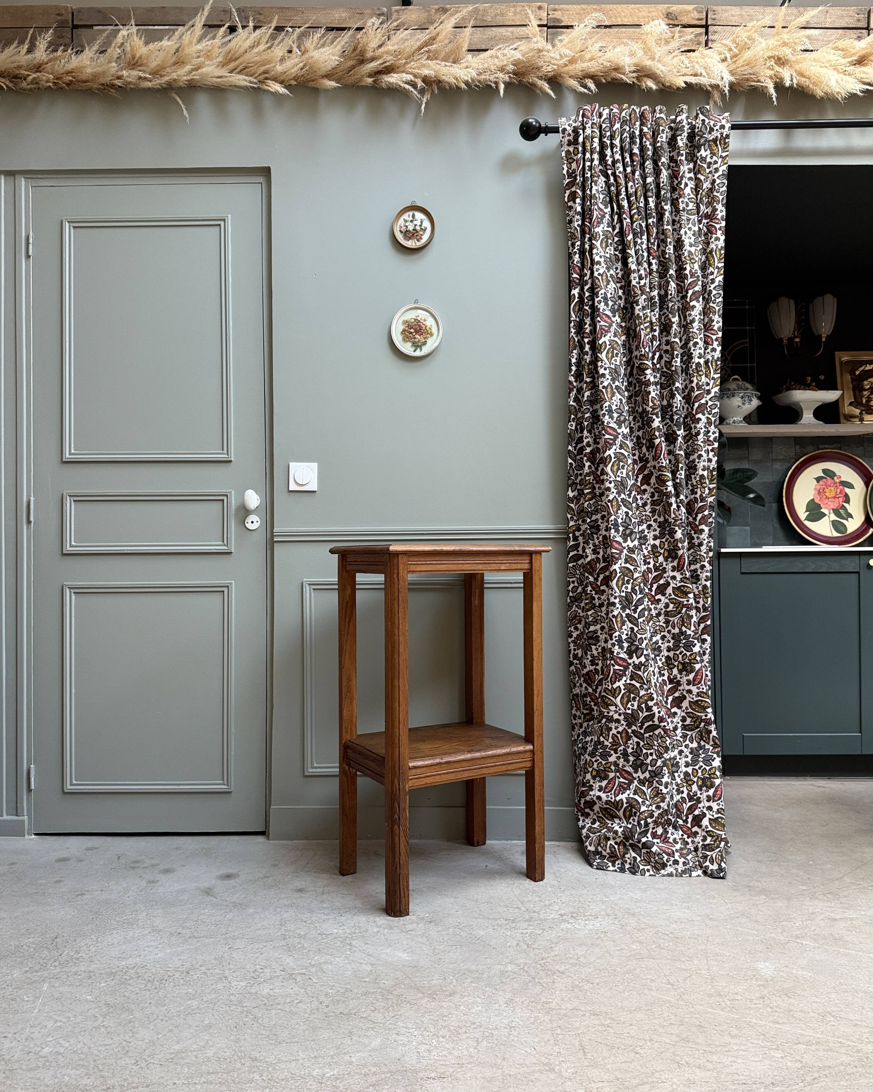 Small console from the 1940s.