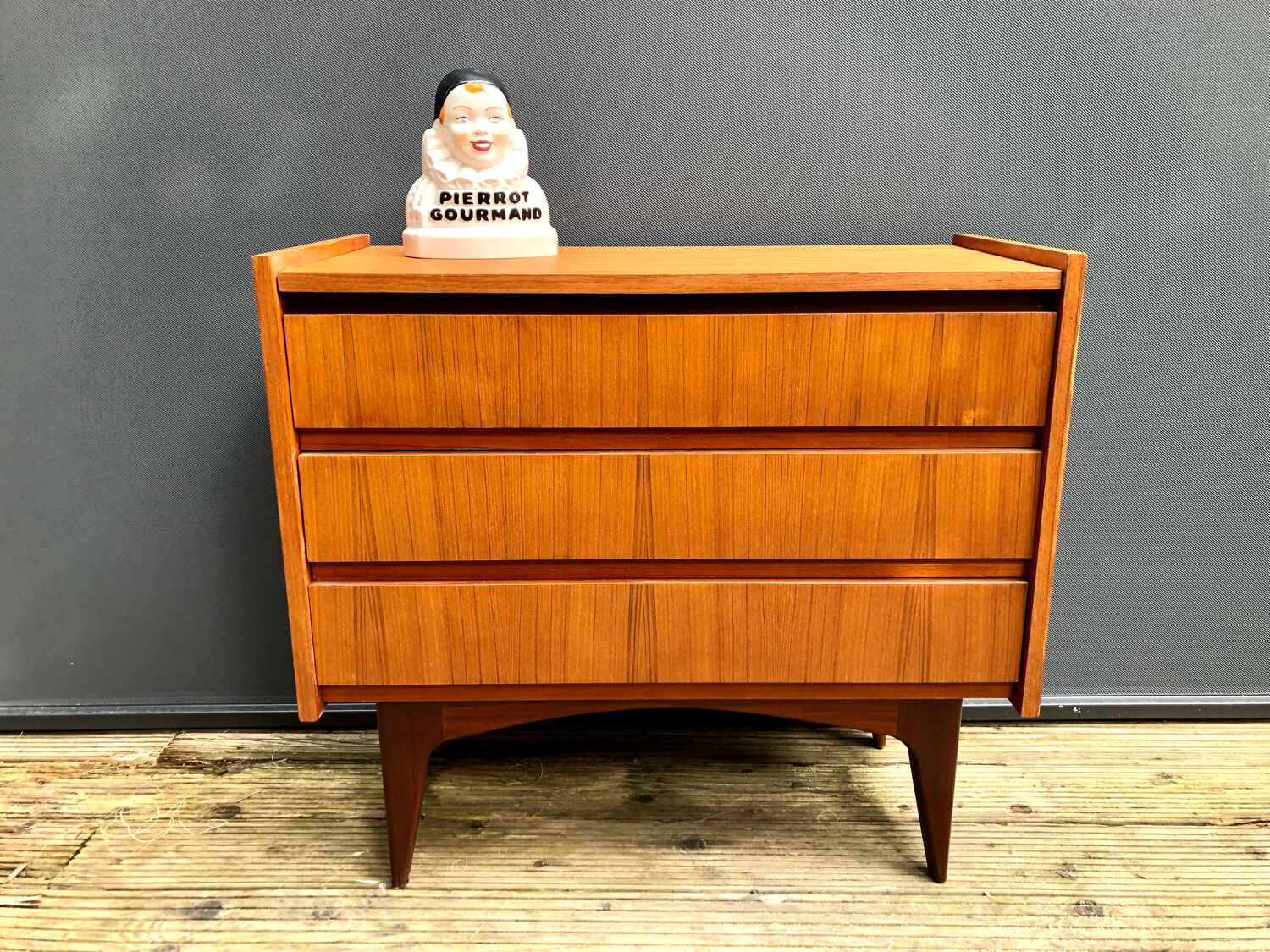 Scandinavian dresser