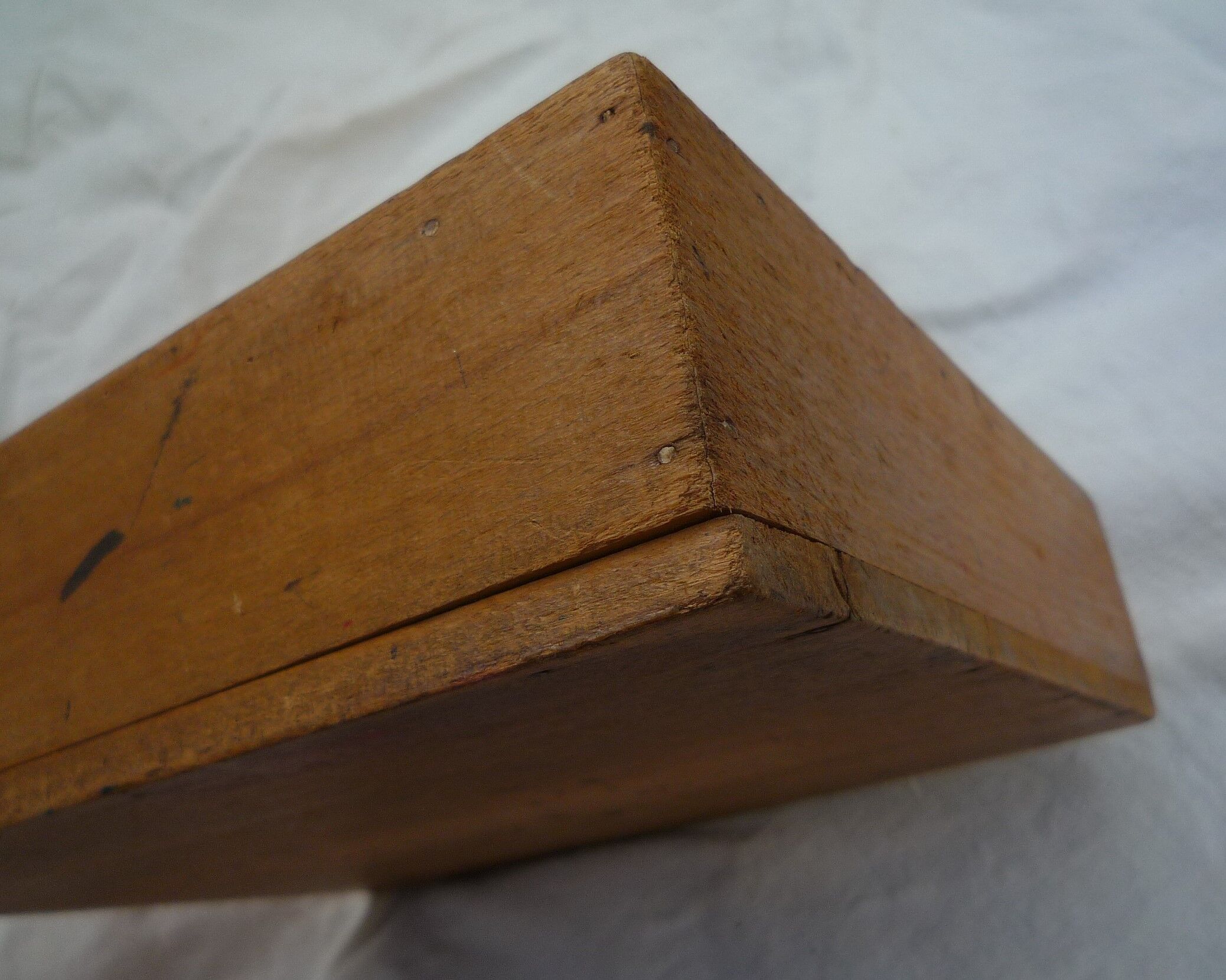 Former counter, wood and metal mint