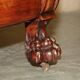 Canapé Chesterfield Ancien Sculpté en Noyer avec Incrustation de Nacre
