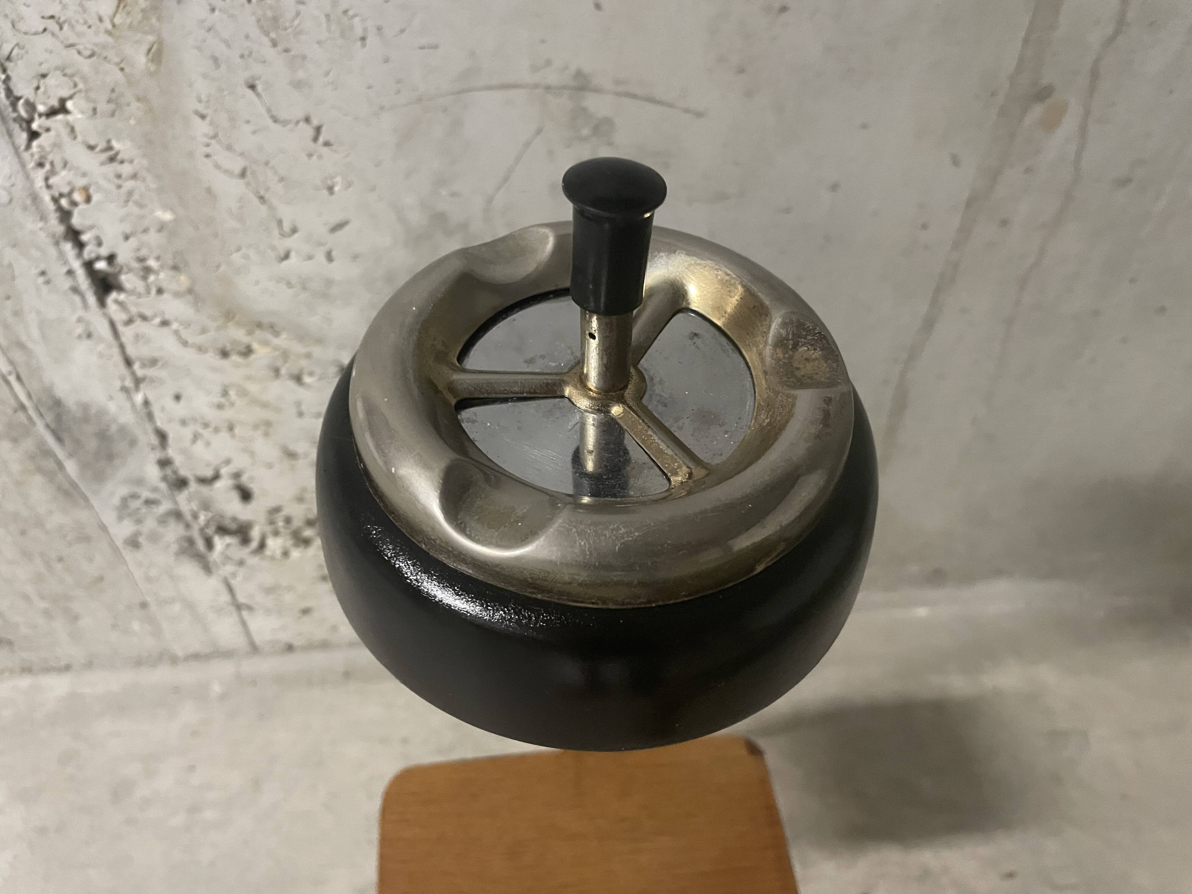 Tripod ashtray from the 1950s