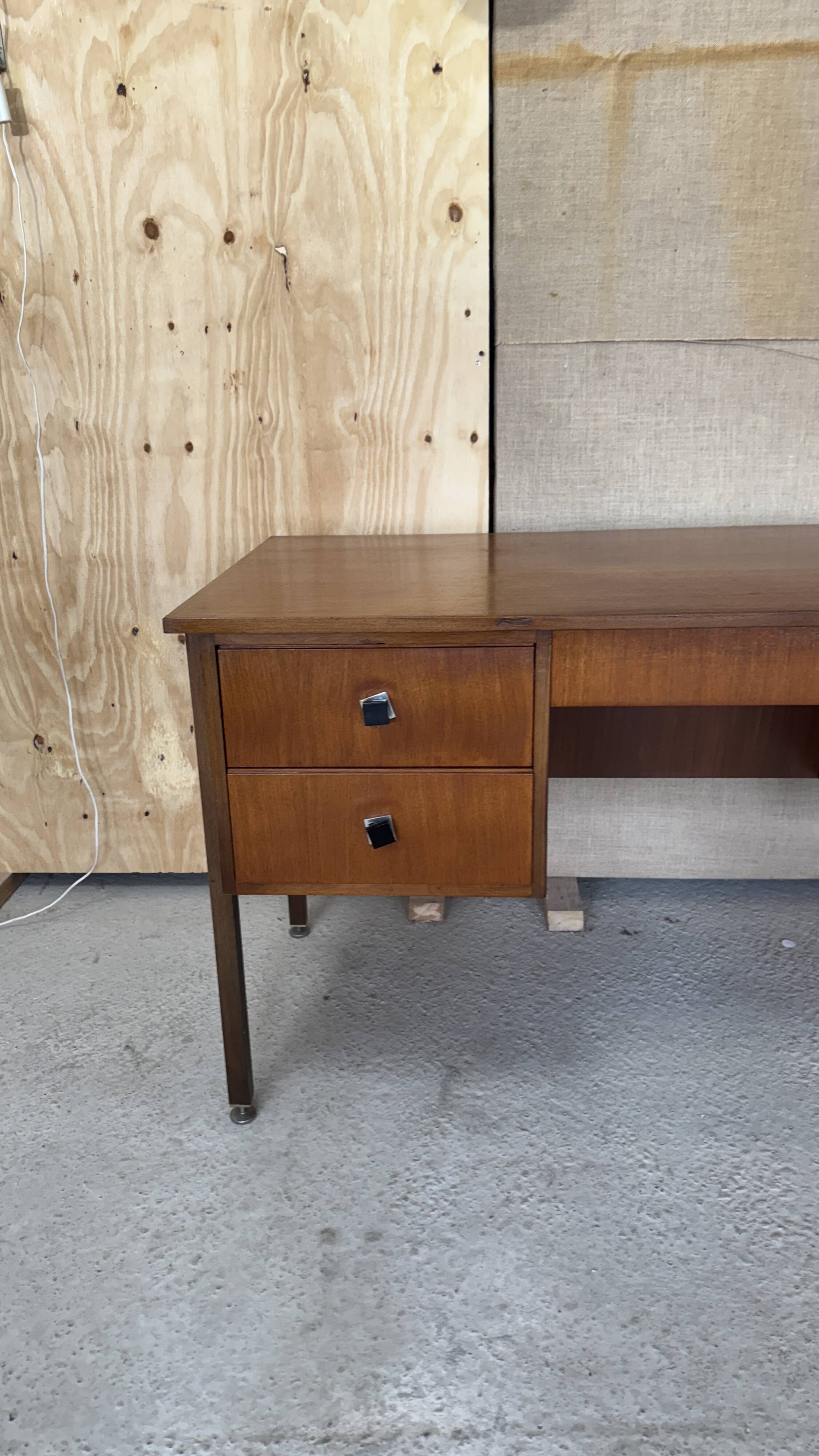 Bureau vintage