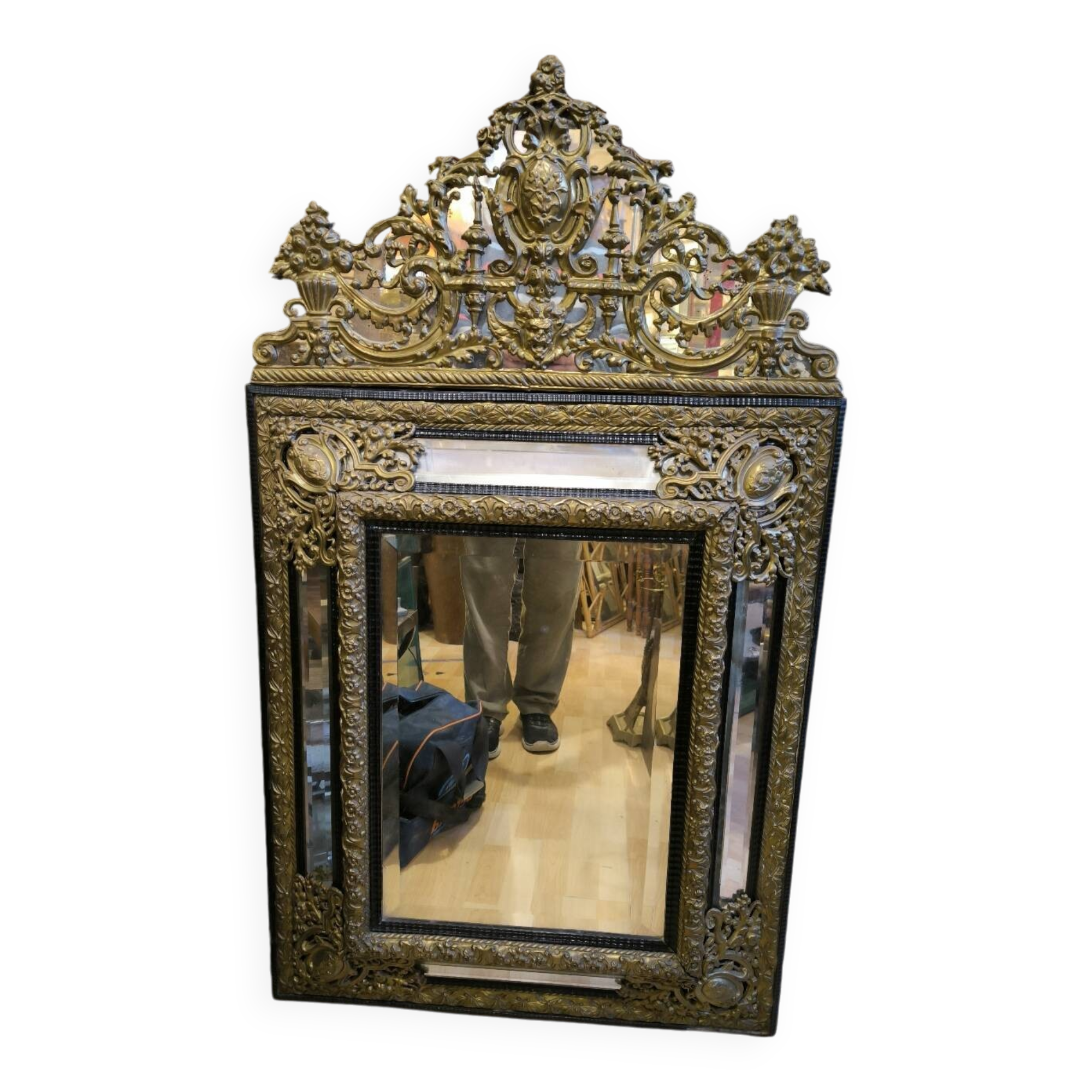 NP III Period Mirror with Parallels