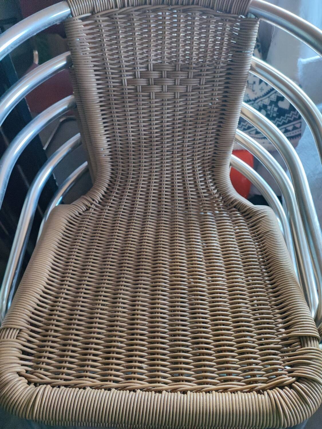Scoubidou and aluminum chairs