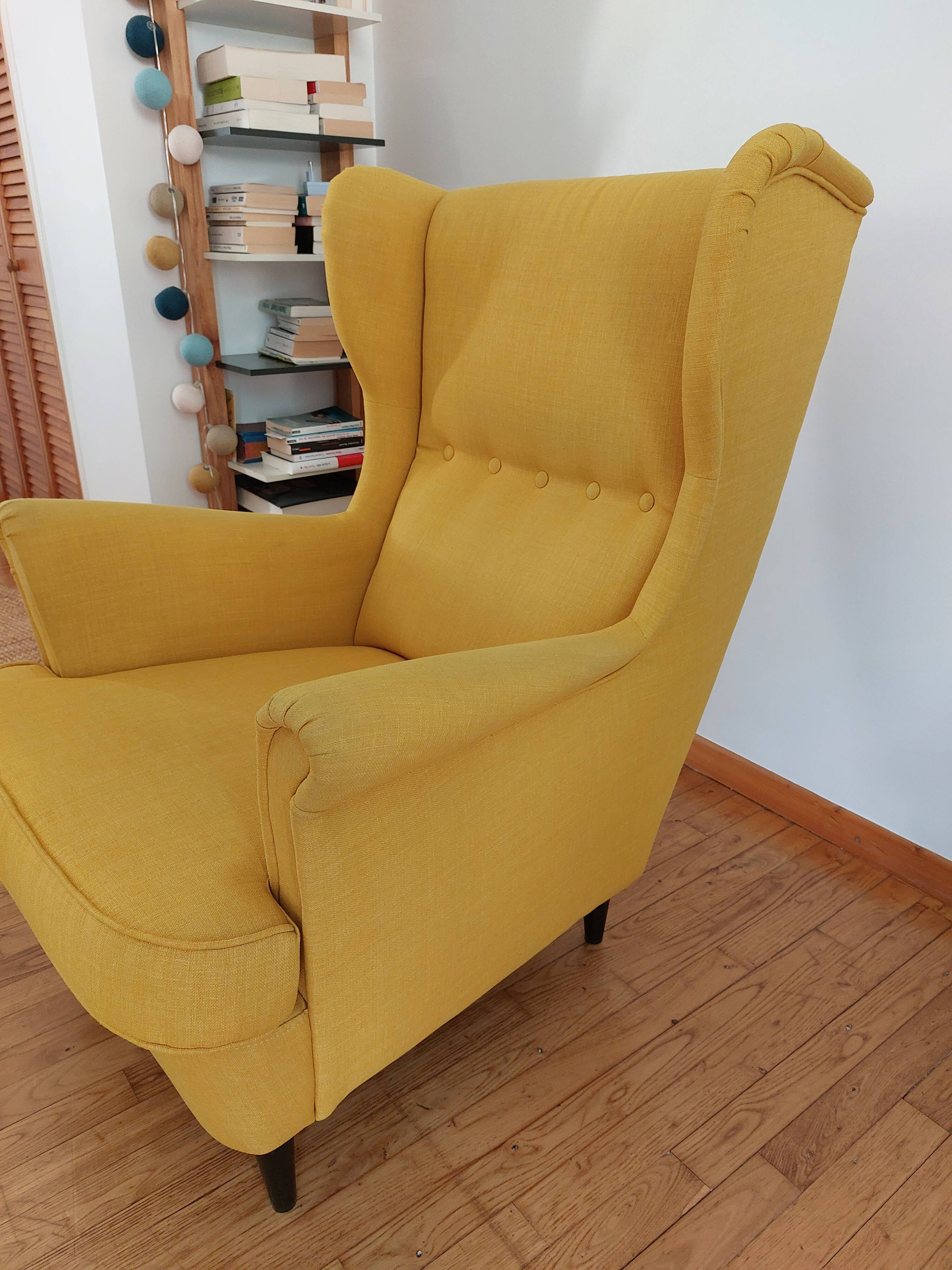 Yellow-eared armchair and its footrest