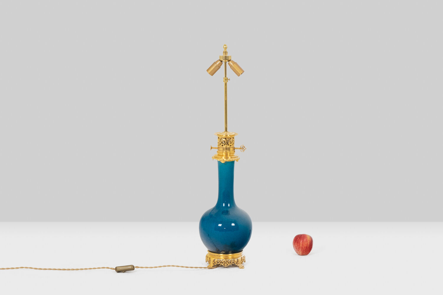 Lamp in Paris porcelain and gilded bronze, circa 1880