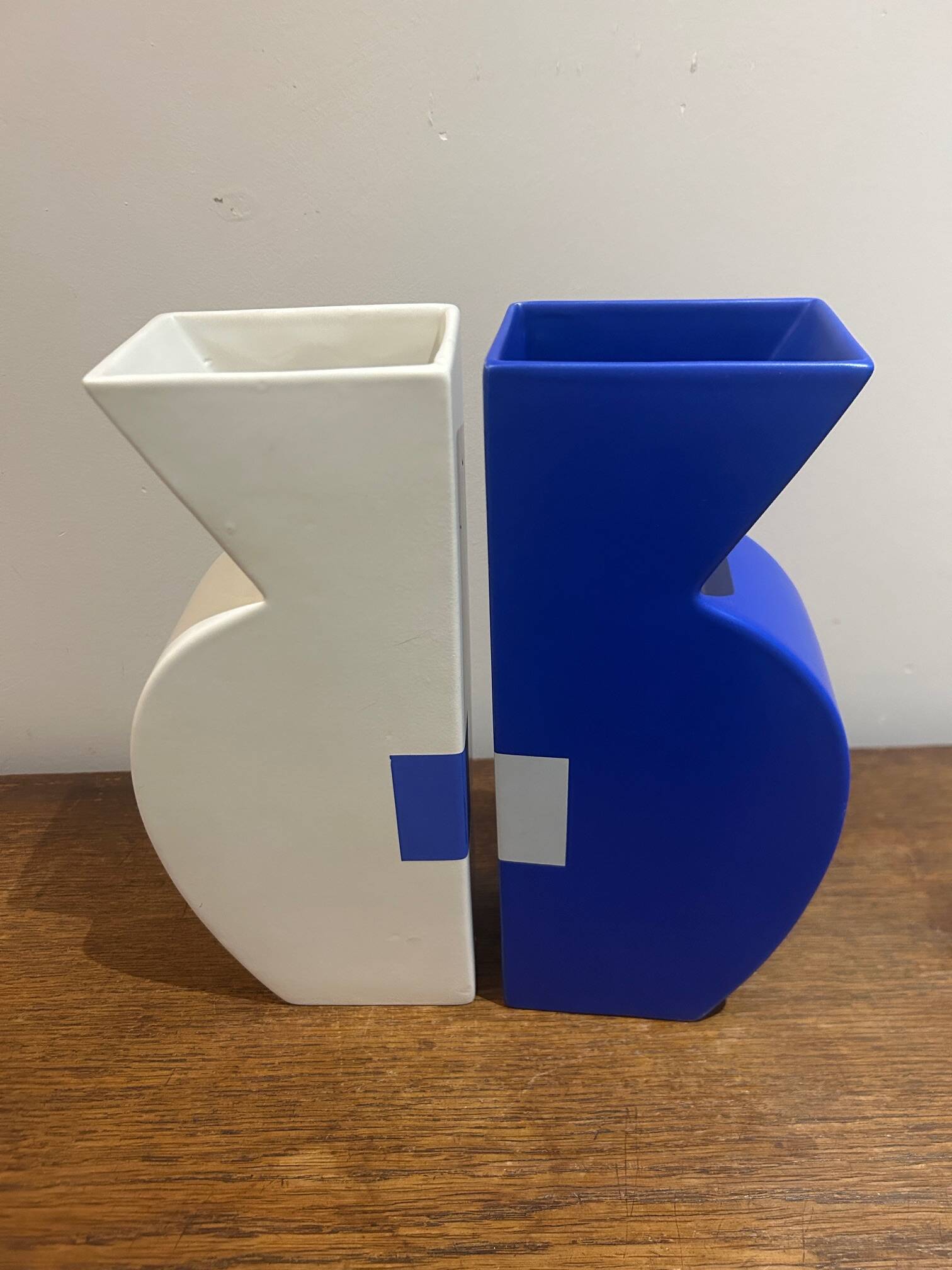 pair of ceramic vases Memphis