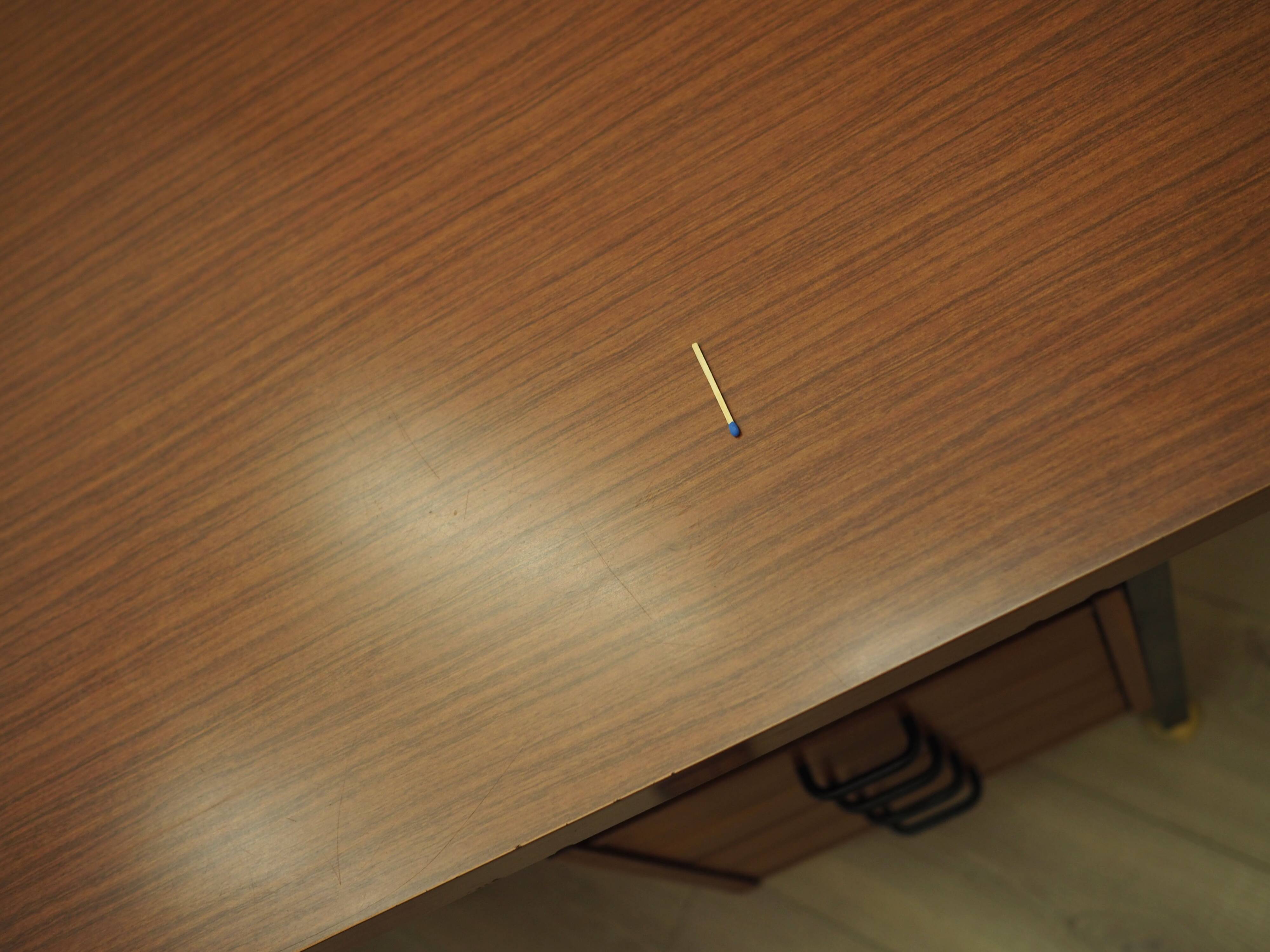 Bureau en acajou, design italien, années 1970, production : Italie
