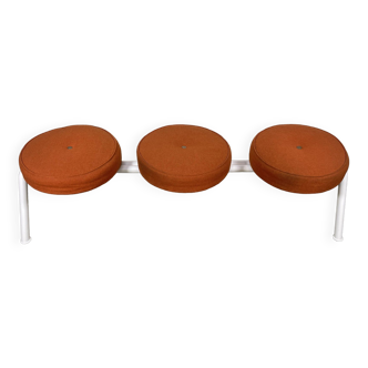 Banquette trio assise orange acier blanc